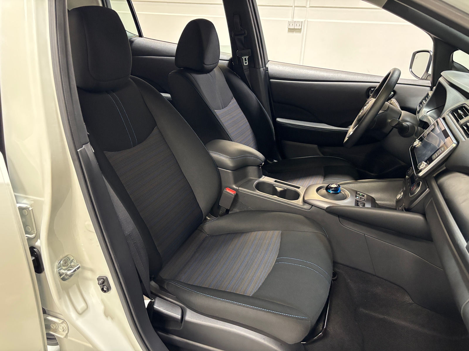 Thumbnail: 2022 Nissan Leaf - 2