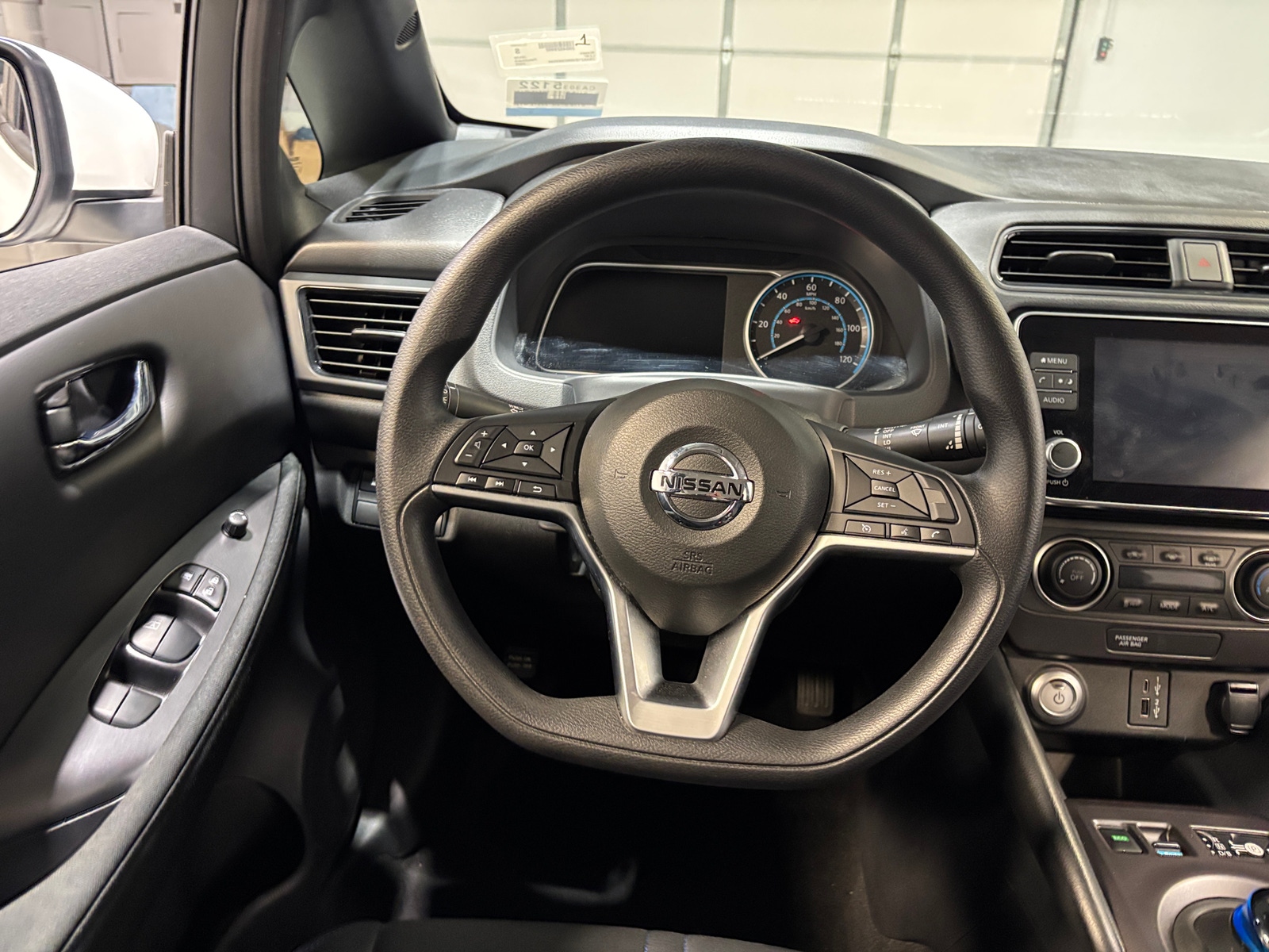 Thumbnail: 2022 Nissan Leaf - 5