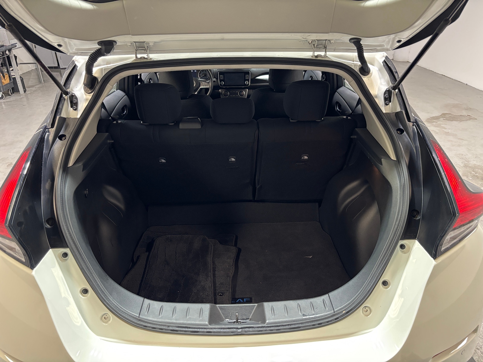 Thumbnail: 2022 Nissan Leaf - 7