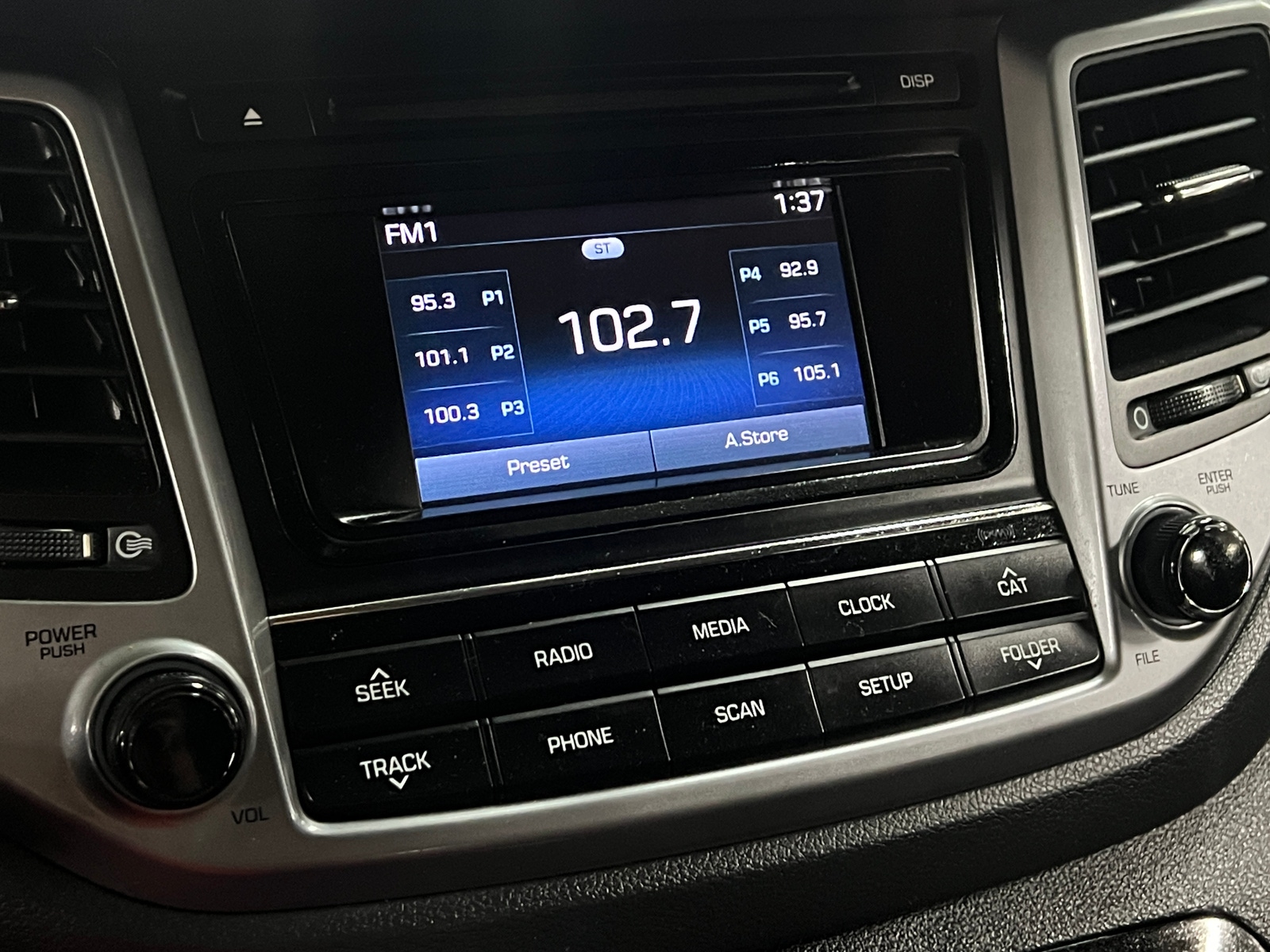 Thumbnail: 2017 Hyundai Tucson - 4