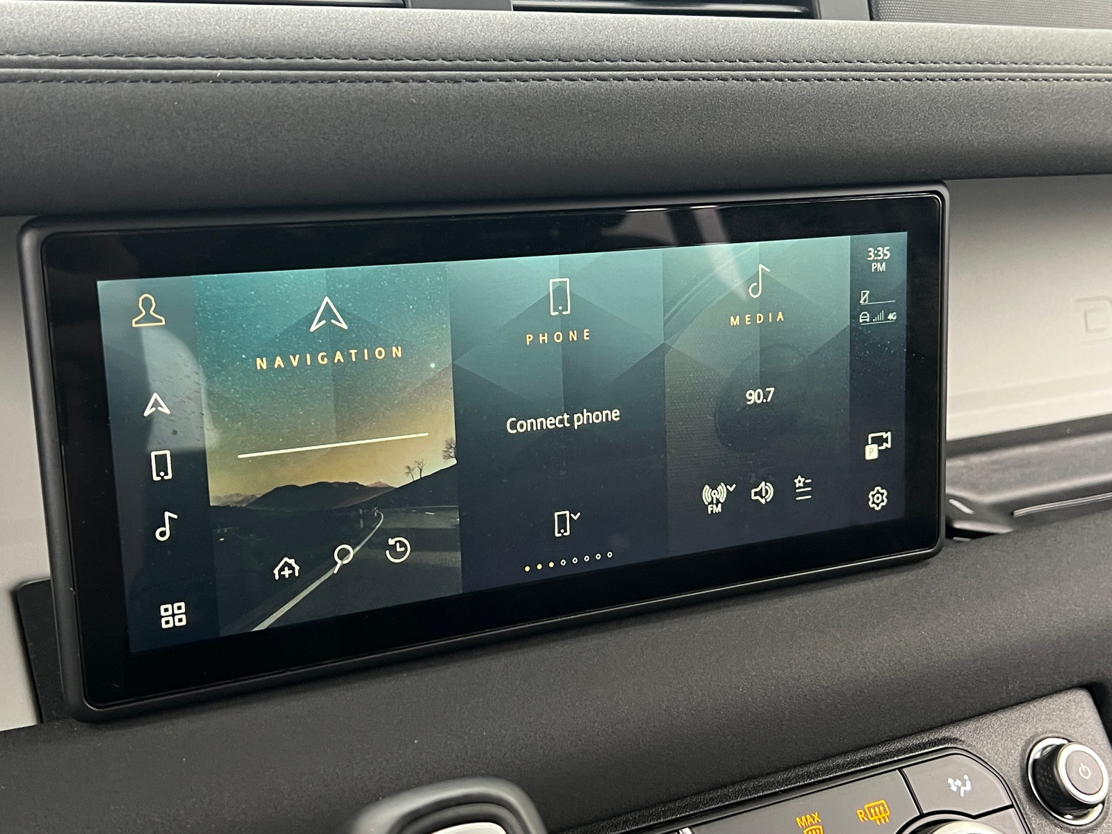 Thumbnail: 2020 Land Rover Defender - 3