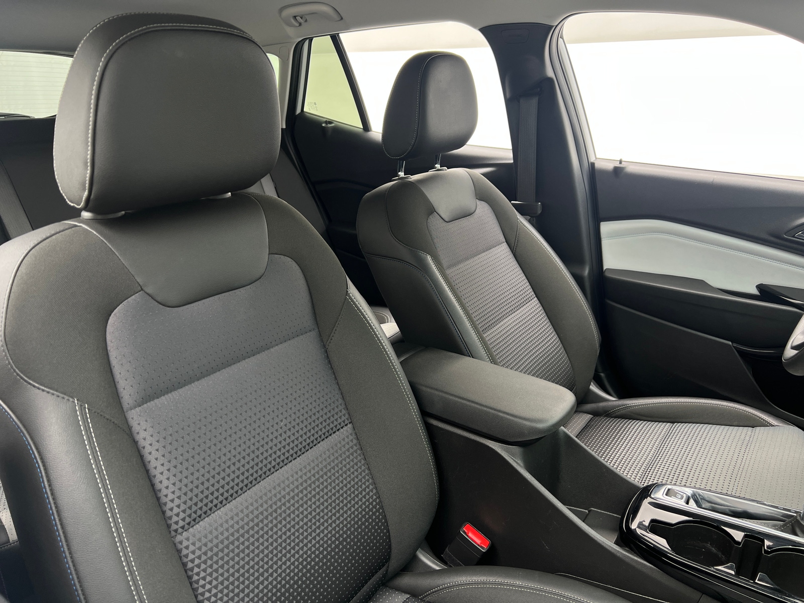 Thumbnail: 2025 Chevrolet Trax - 2