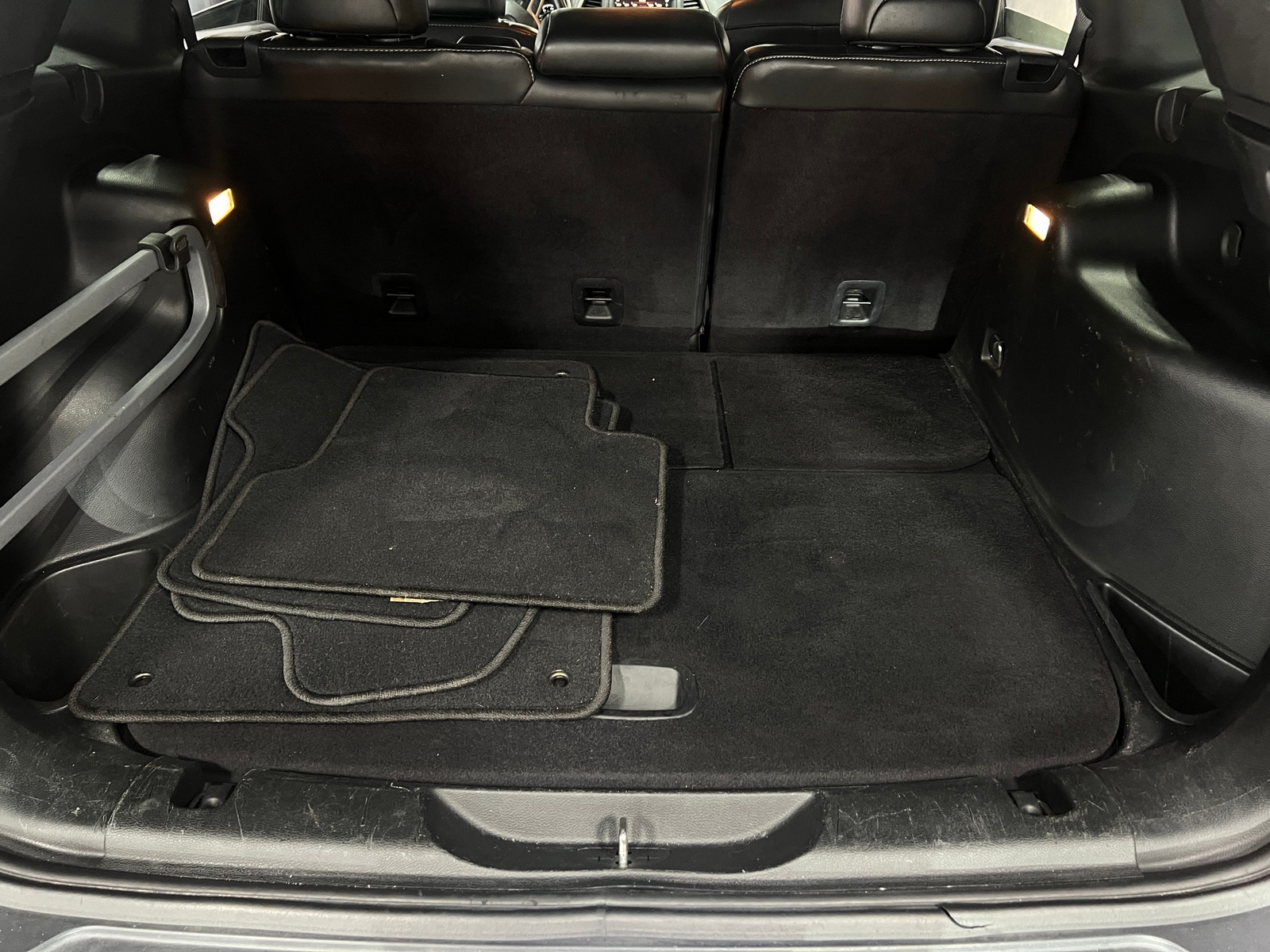 Thumbnail: 2017 Jeep Cherokee - 6