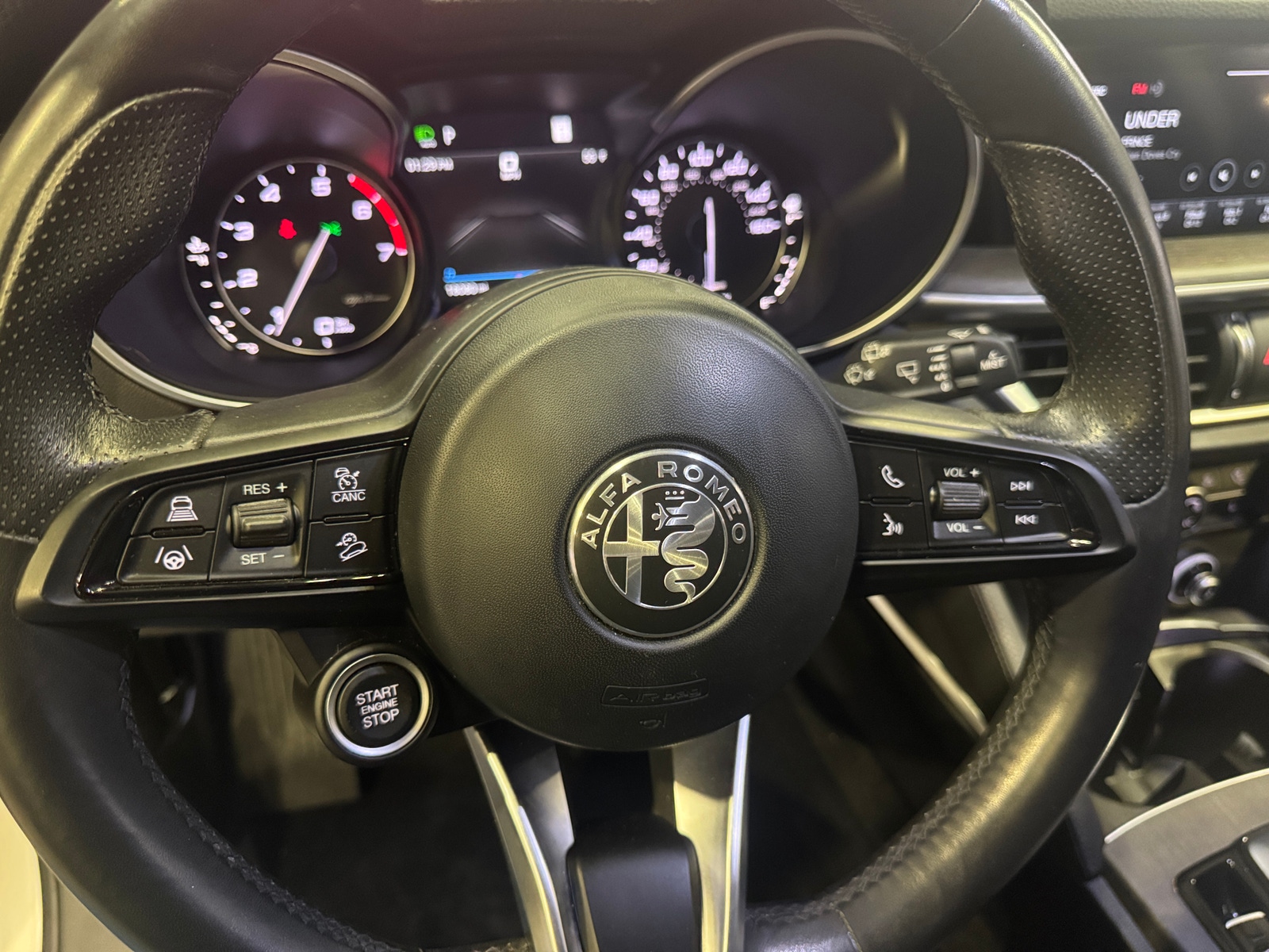 Thumbnail: 2021 Alfa Romeo Stelvio - 4