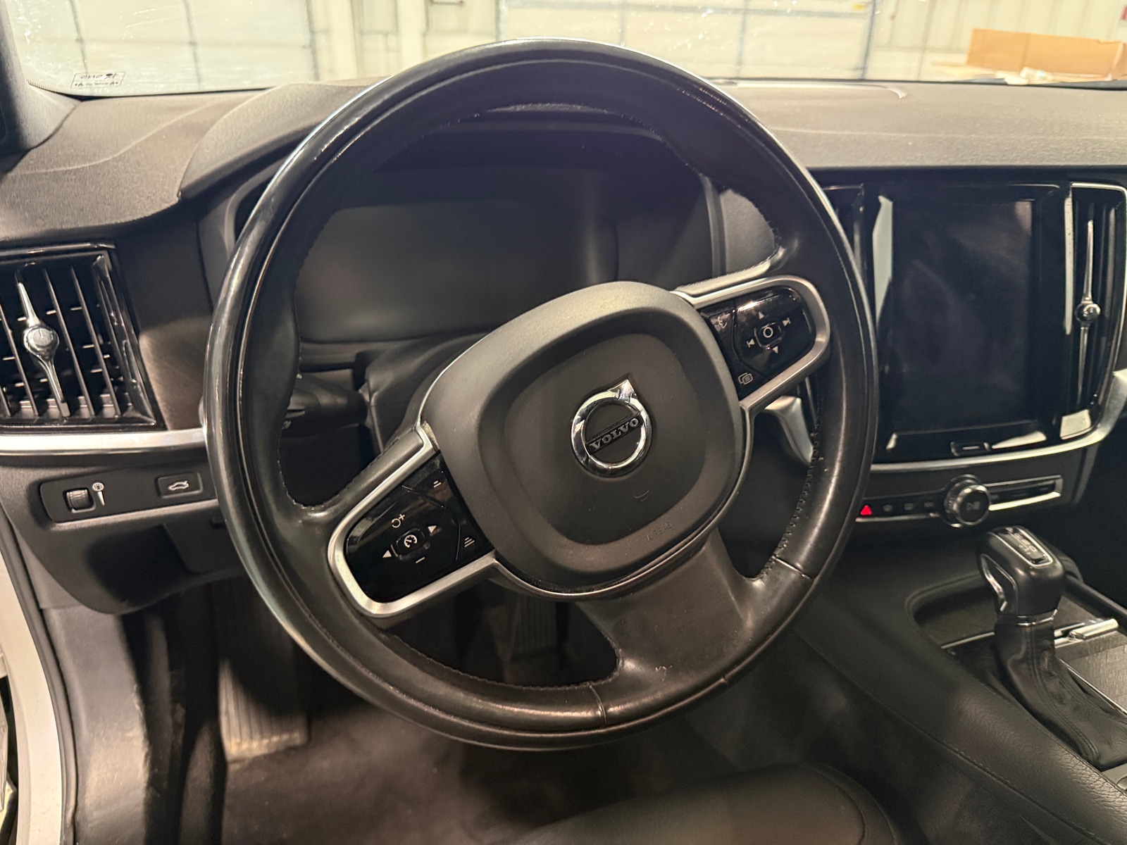 Thumbnail: 2018 Volvo V90 - 4