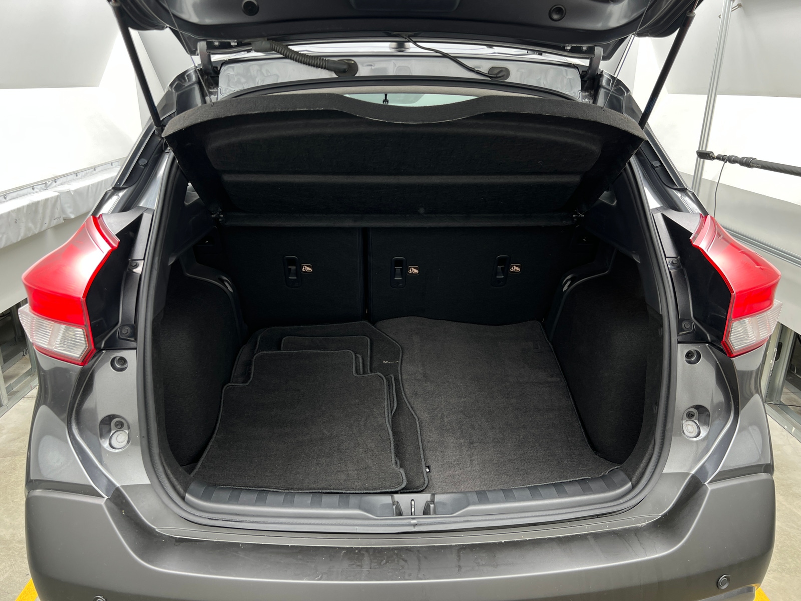 Thumbnail: 2019 Nissan Kicks - 7