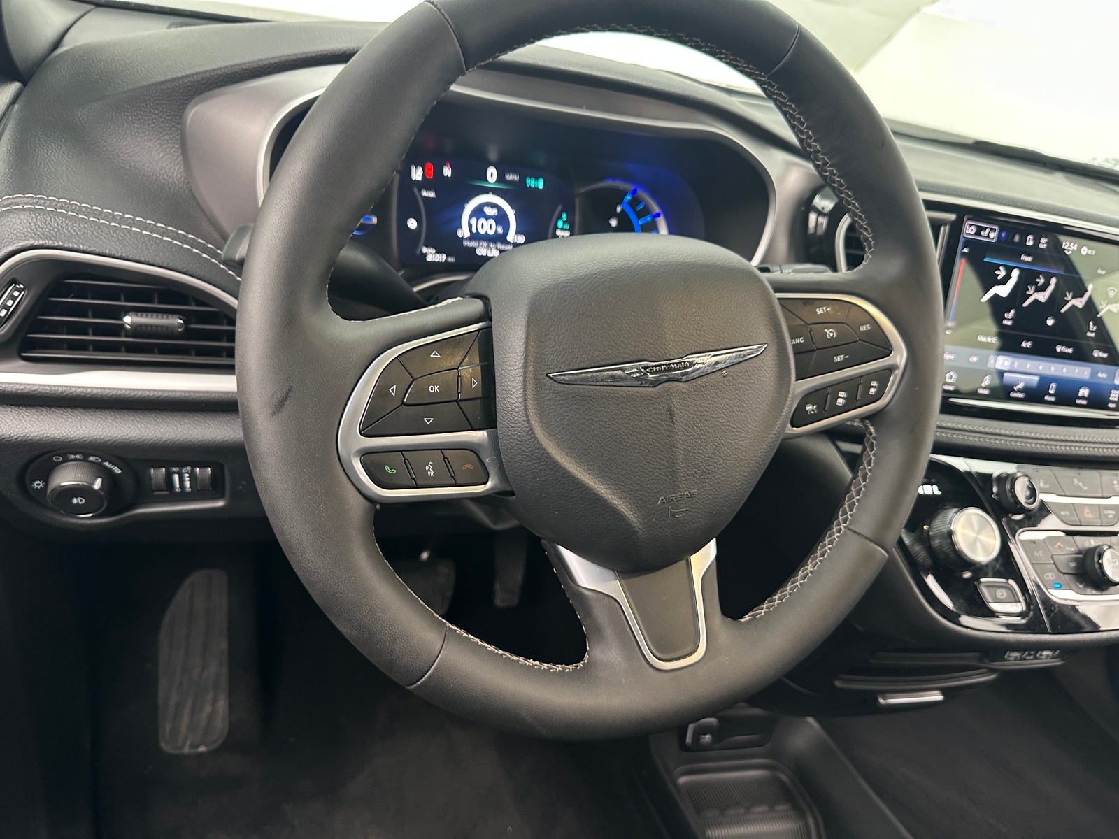 Thumbnail: 2025 Chrysler Pacifica - 4