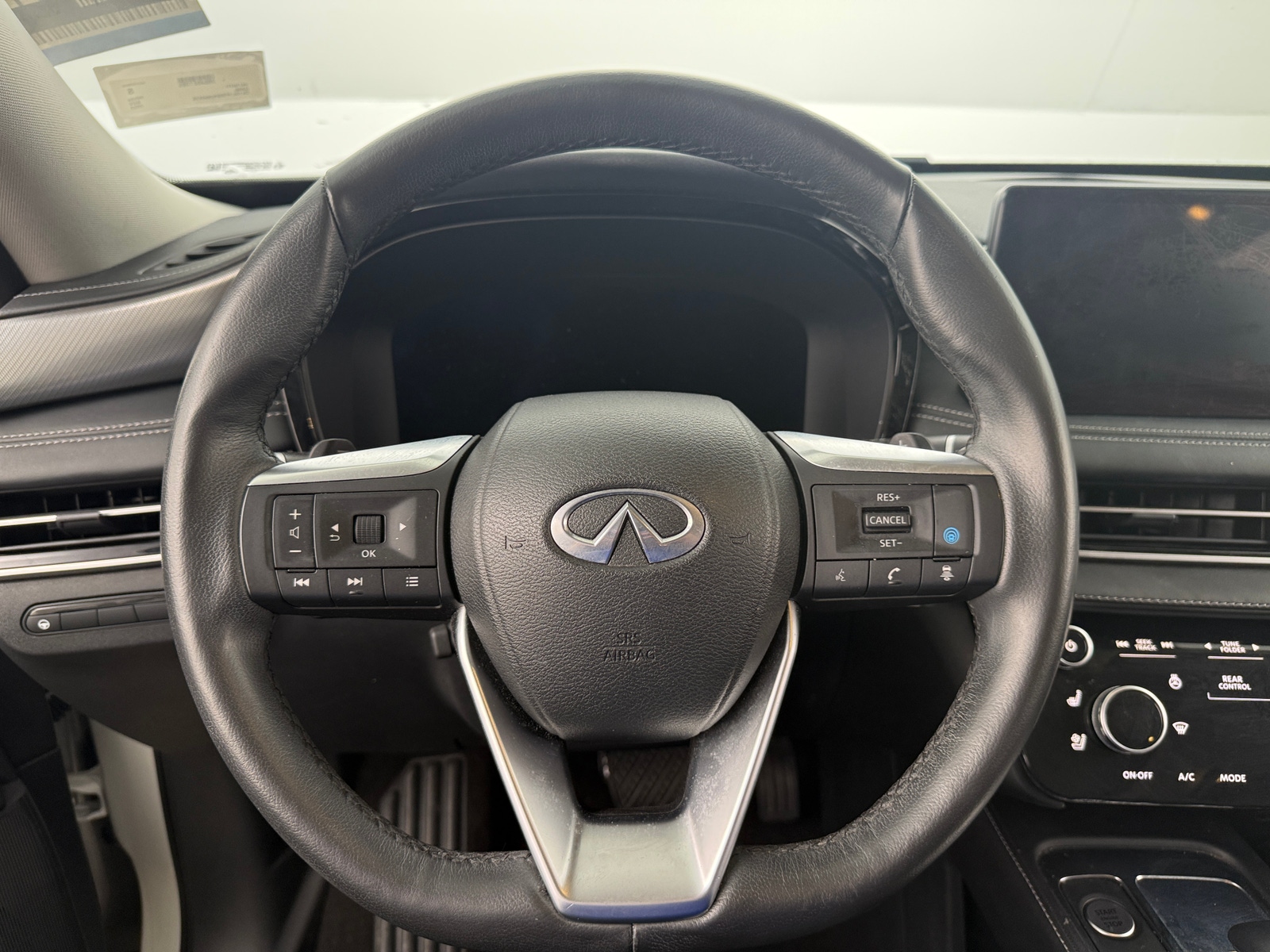 Thumbnail: 2023 INFINITI QX60 - 4