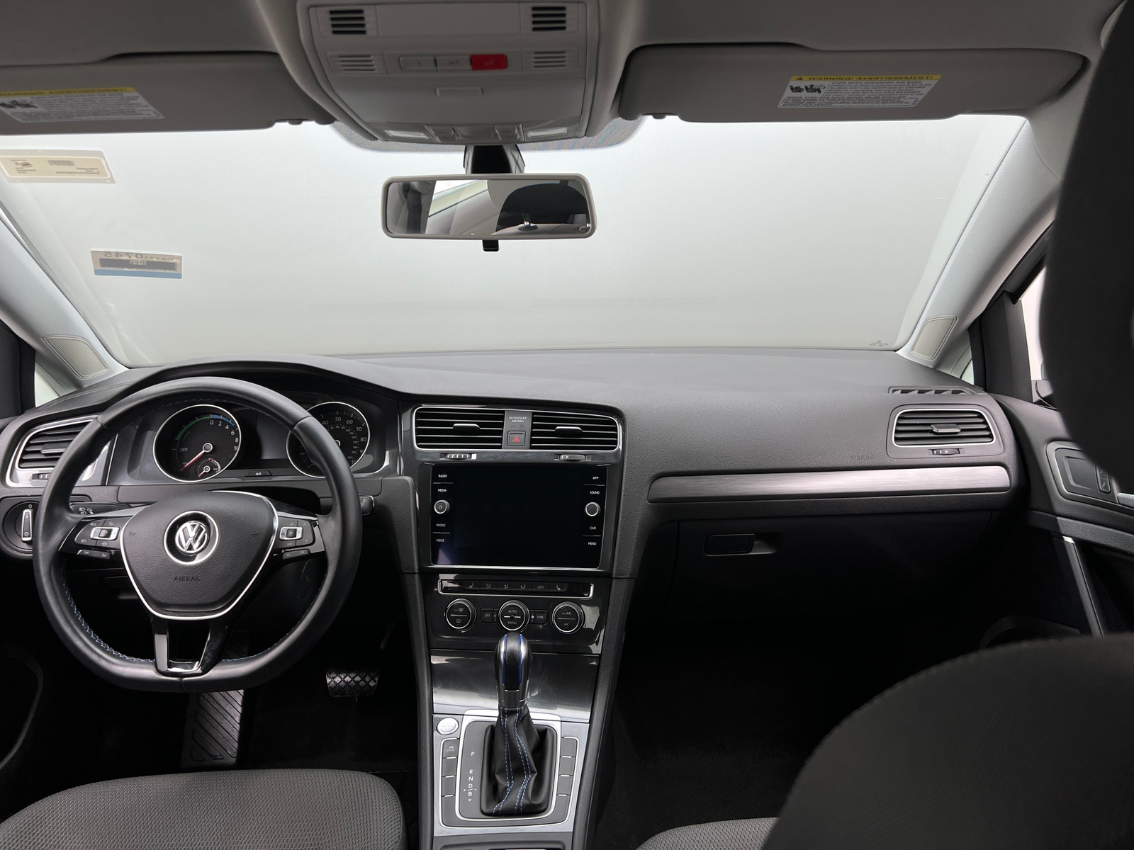 Thumbnail: 2019 Volkswagen e-Golf - 3