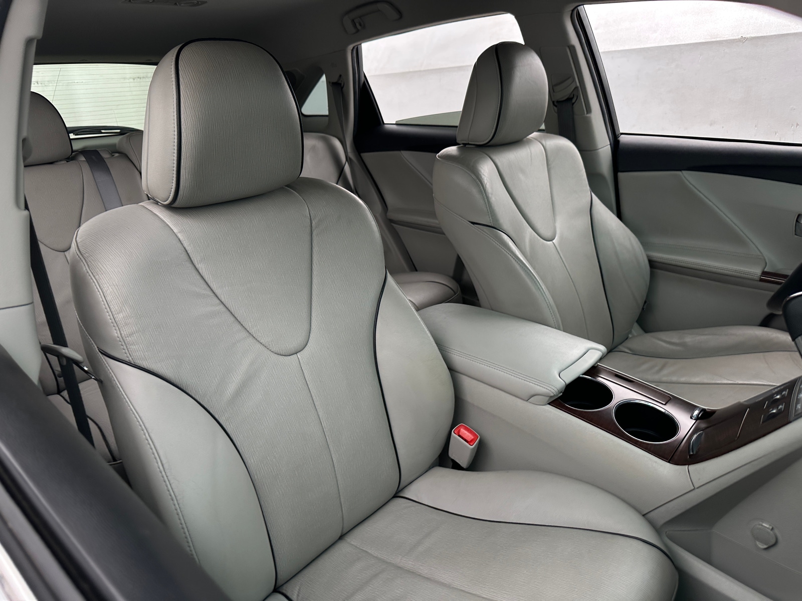 Thumbnail: 2010 Toyota Venza - 2