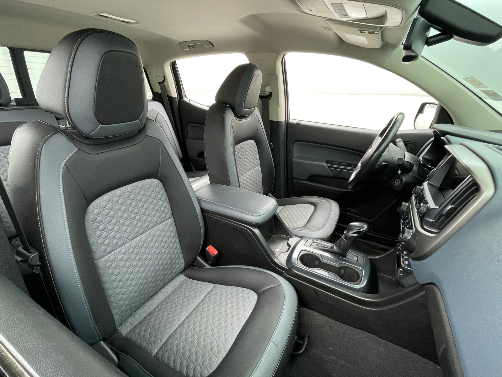 Thumbnail: 2022 Chevrolet Colorado - 2