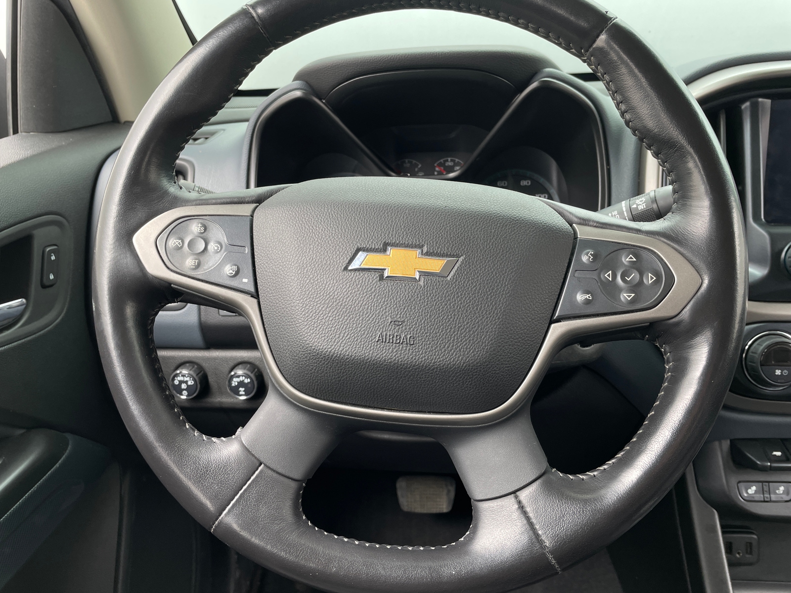 Thumbnail: 2022 Chevrolet Colorado - 5