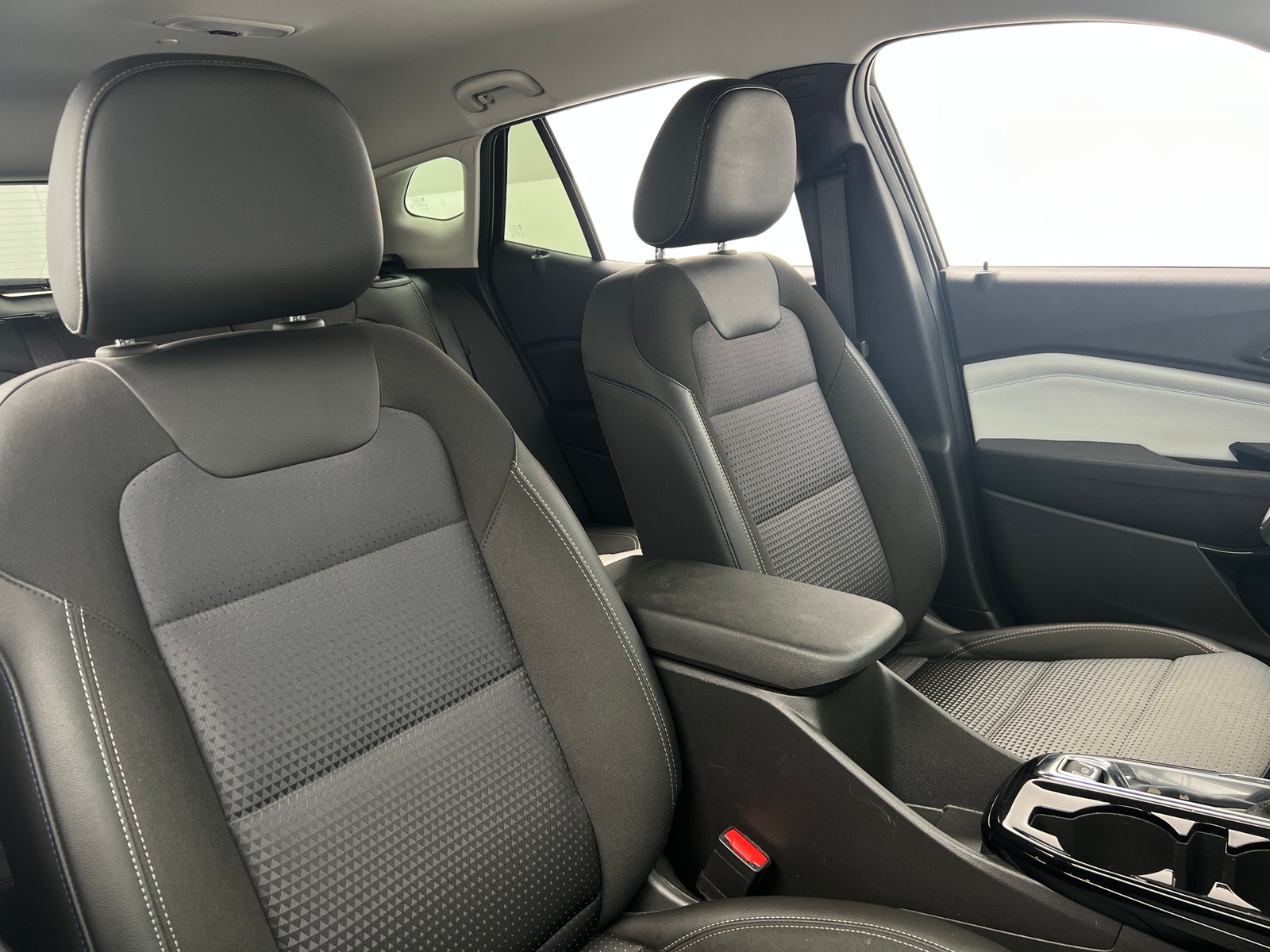 Thumbnail: 2025 Chevrolet Trax - 2