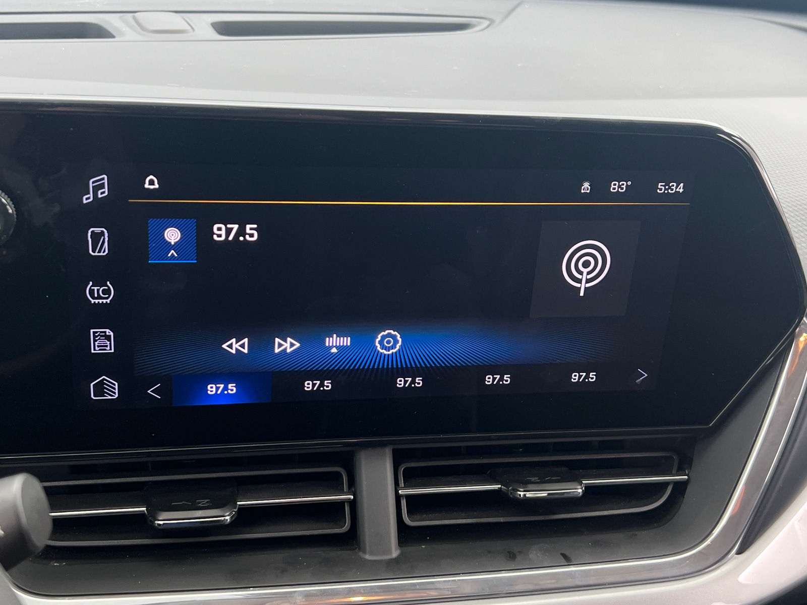 Thumbnail: 2025 Chevrolet Trax - 4