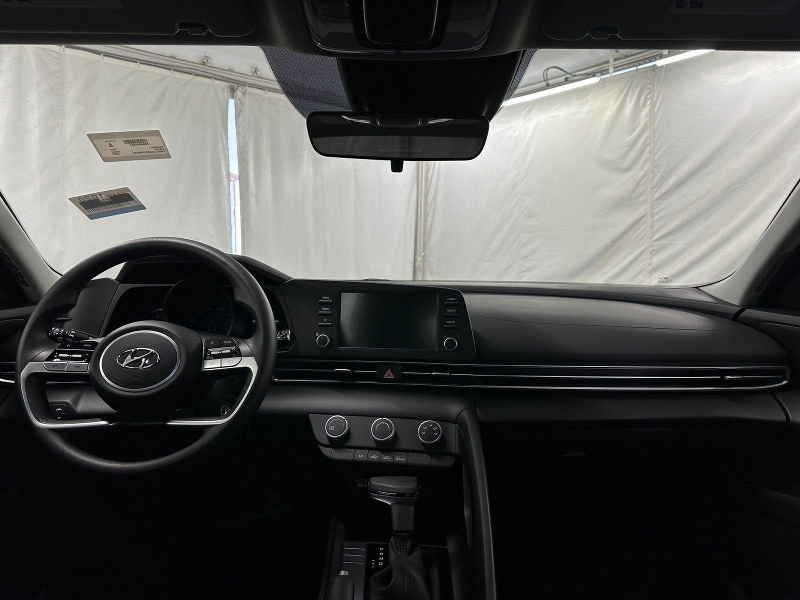 Thumbnail: 2023 Hyundai Elantra - 3