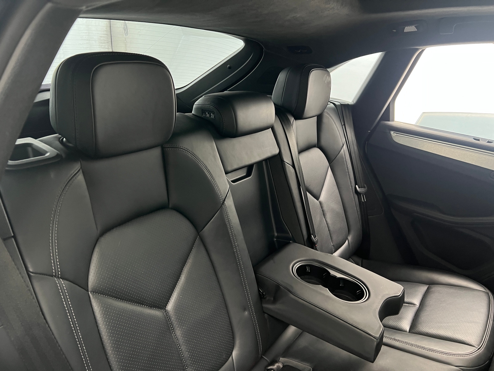 Thumbnail: 2015 Porsche Macan - 5