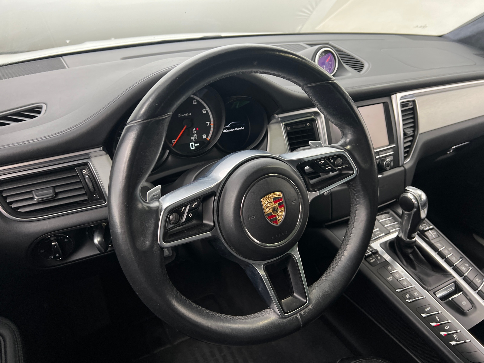 Thumbnail: 2015 Porsche Macan - 4