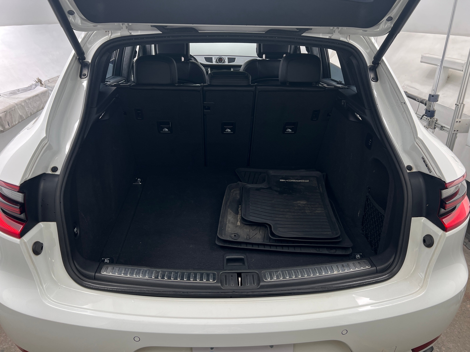 Thumbnail: 2015 Porsche Macan - 6