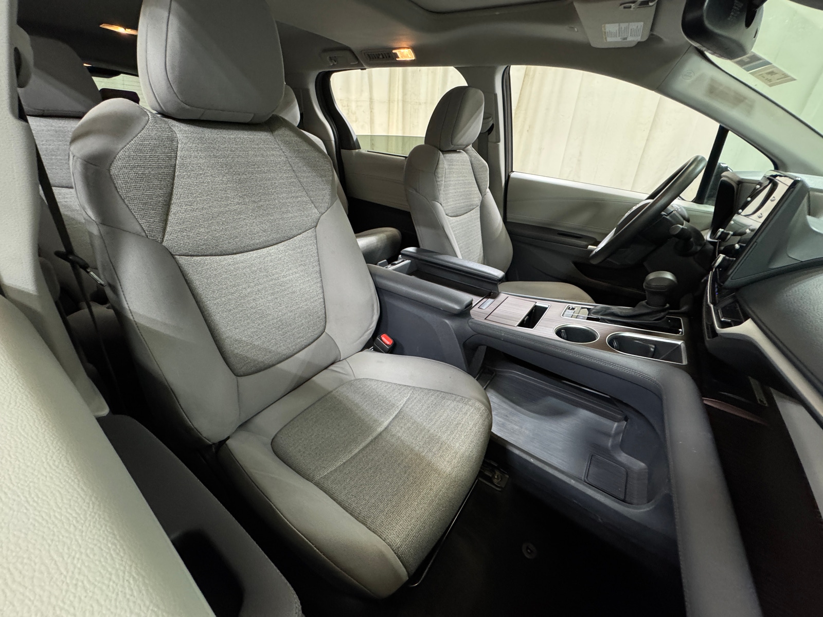 Thumbnail: 2023 Toyota Sienna - 2