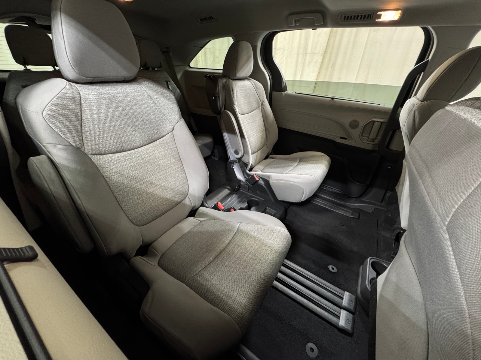 Thumbnail: 2023 Toyota Sienna - 6