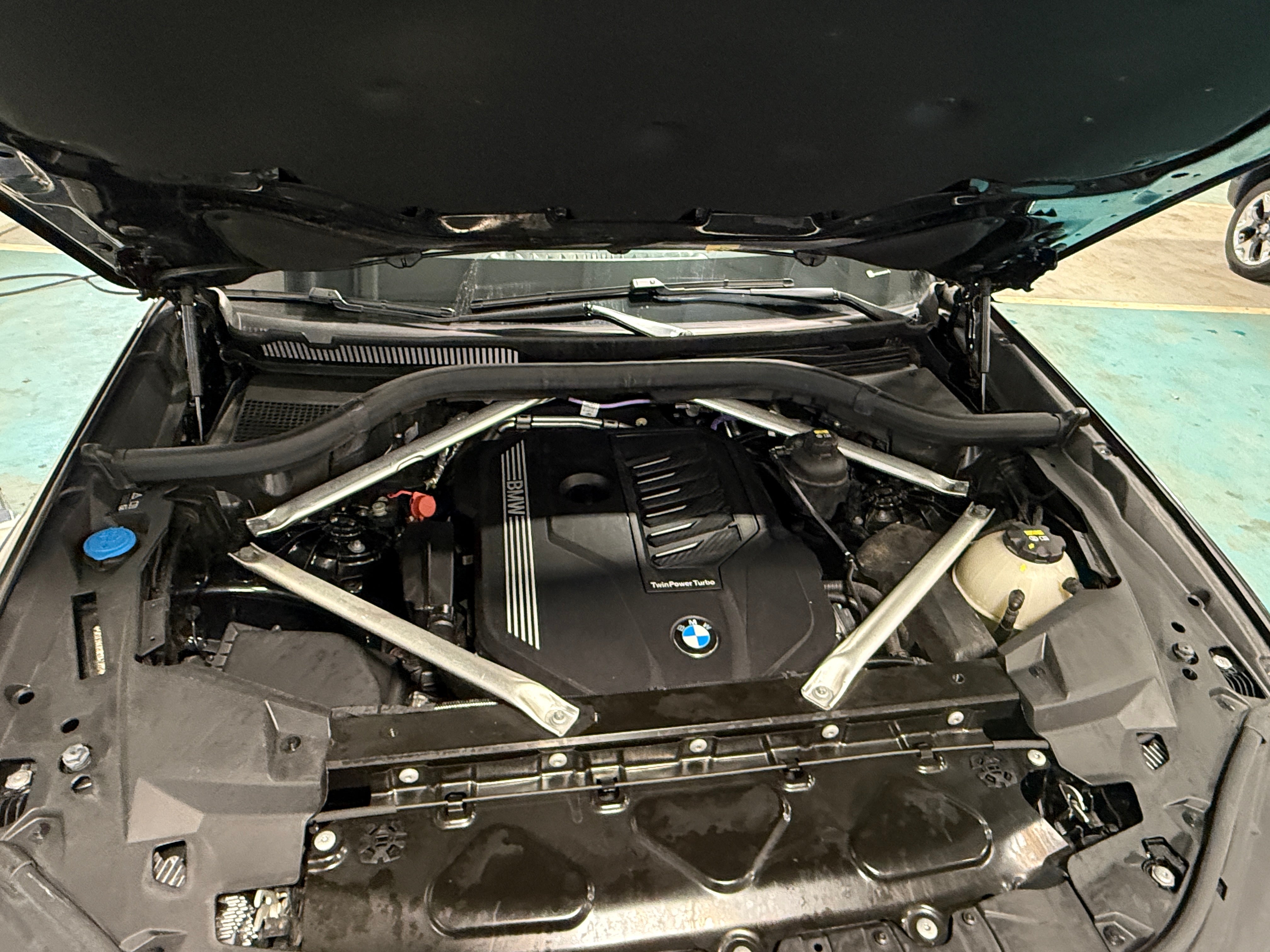 2022 BMW X6