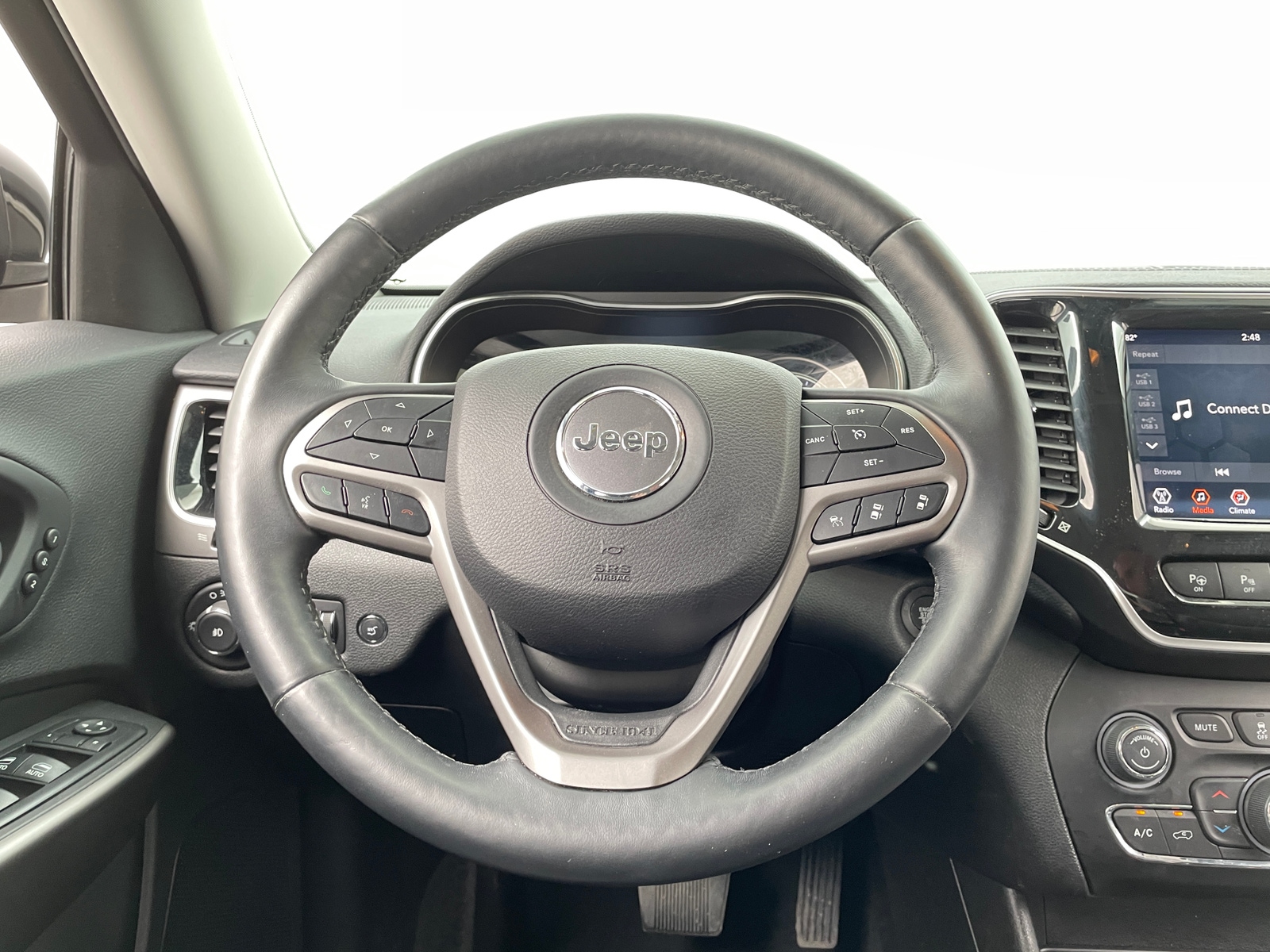 Thumbnail: 2019 Jeep Cherokee - 4