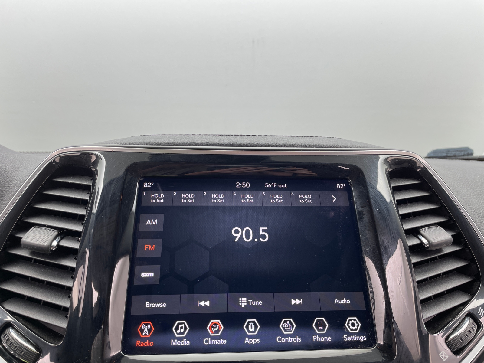 Thumbnail: 2019 Jeep Cherokee - 3