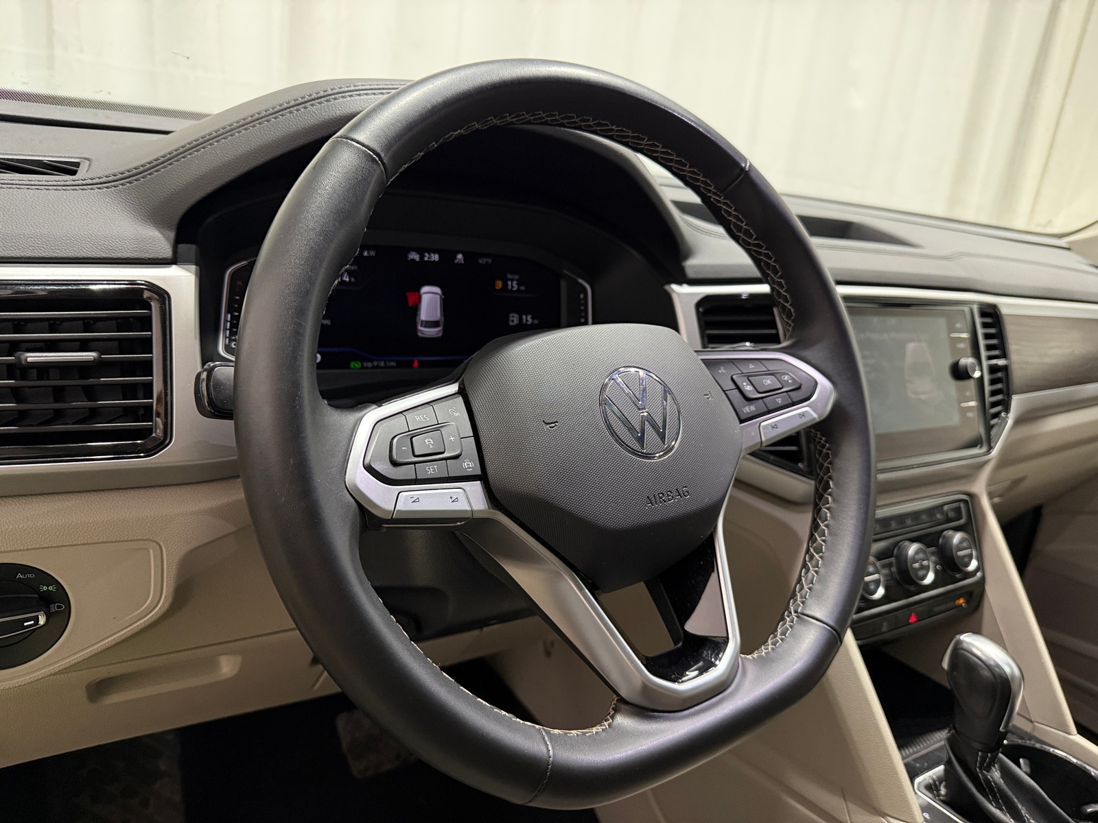 Thumbnail: 2022 Volkswagen Atlas - 4