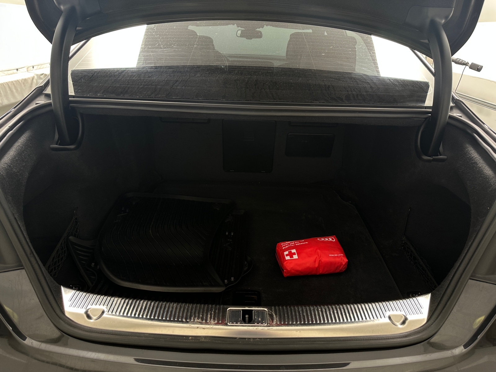 Thumbnail: 2017 Audi A8 - 6