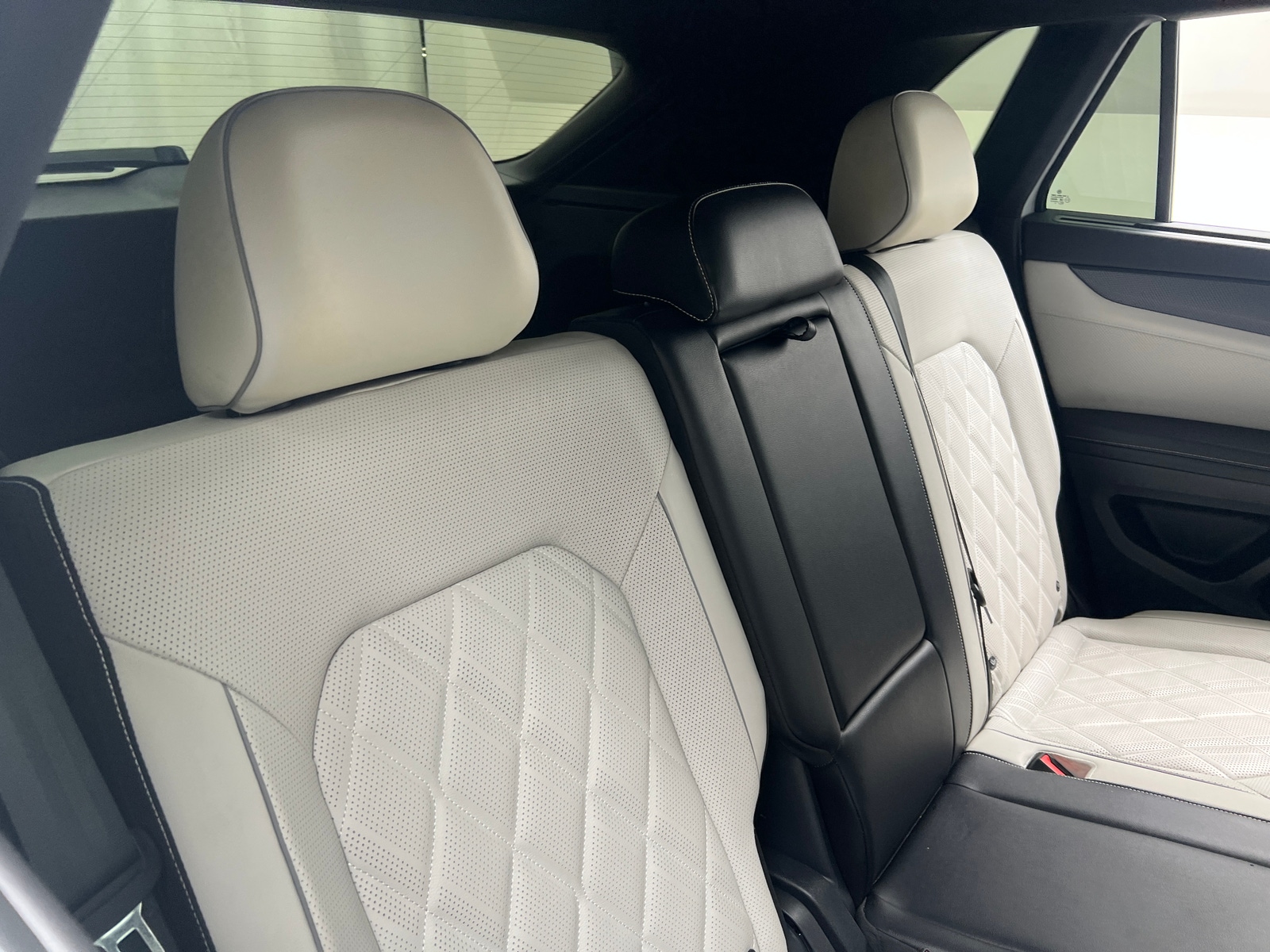 Thumbnail: 2024 Volkswagen Atlas - 5