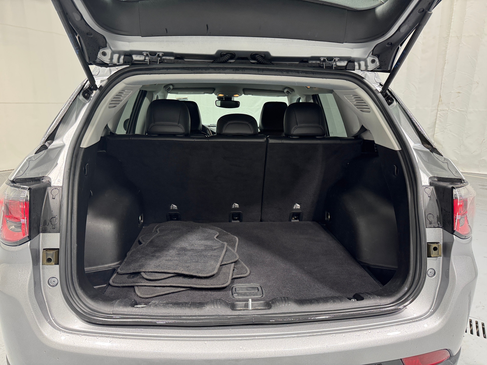 Thumbnail: 2022 Jeep Compass - 6