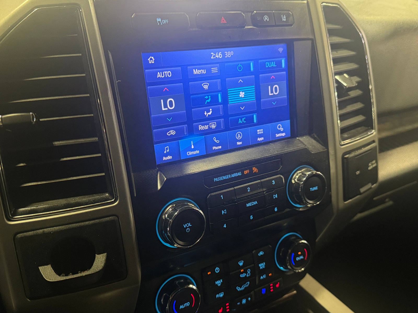 Thumbnail: 2020 Ford Econoline - 3