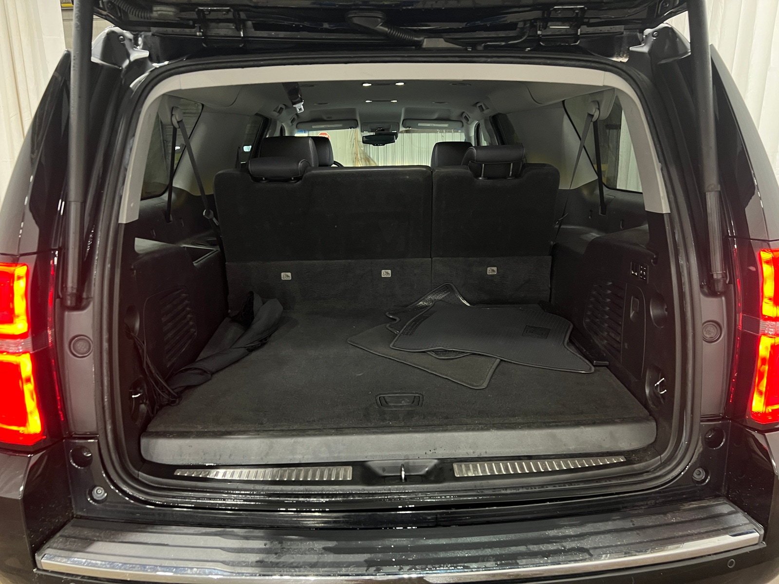 Thumbnail: 2018 Chevrolet Suburban - 6