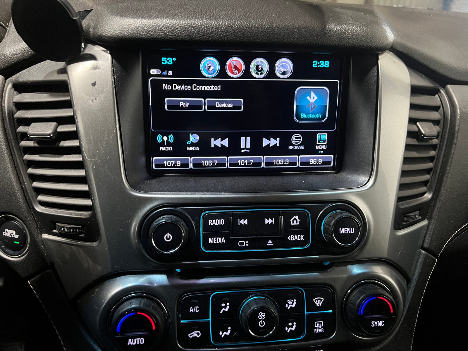 Thumbnail: 2018 Chevrolet Suburban - 3