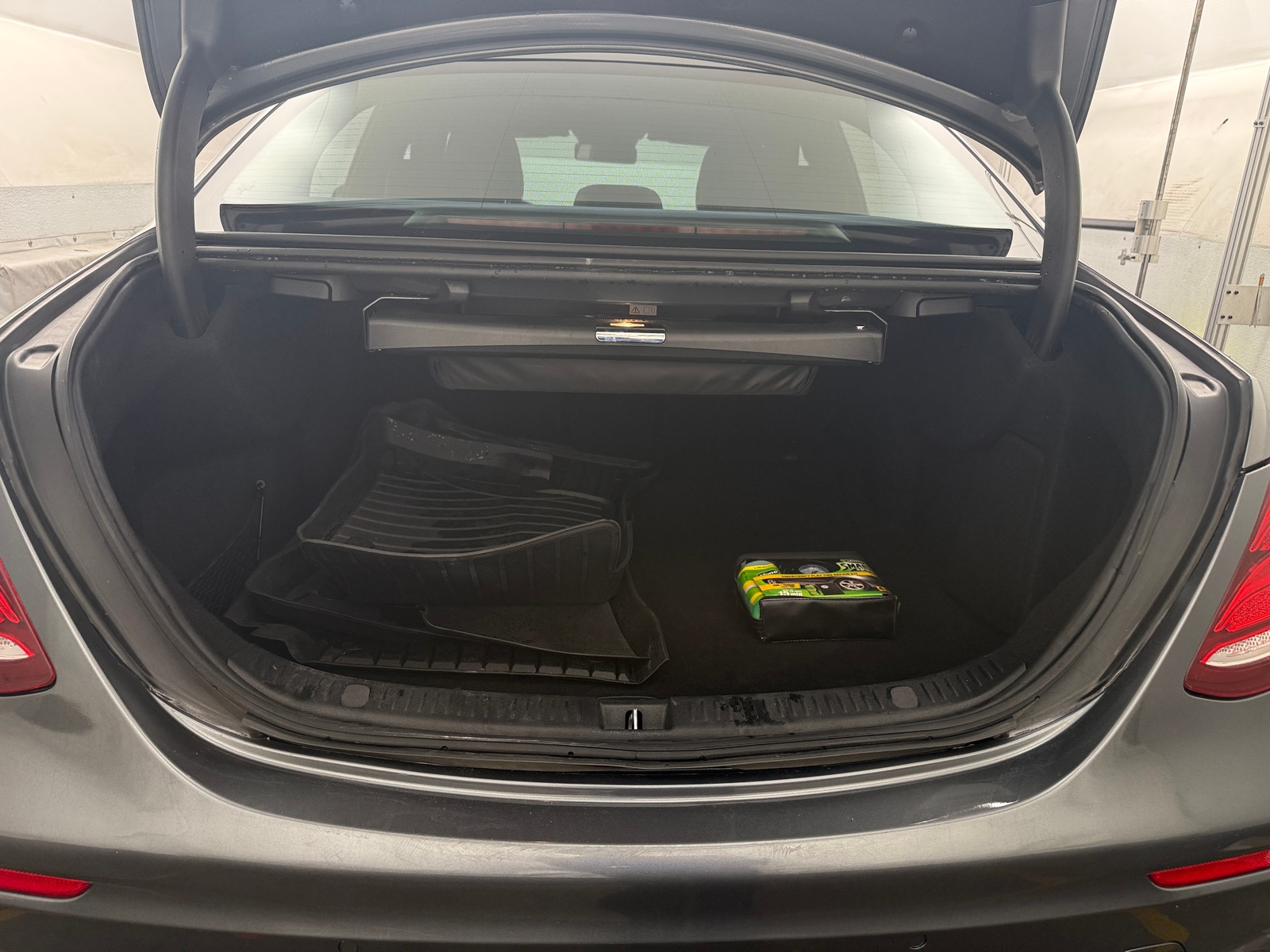 Thumbnail: 2018 Mercedes-Benz E-Class - 6