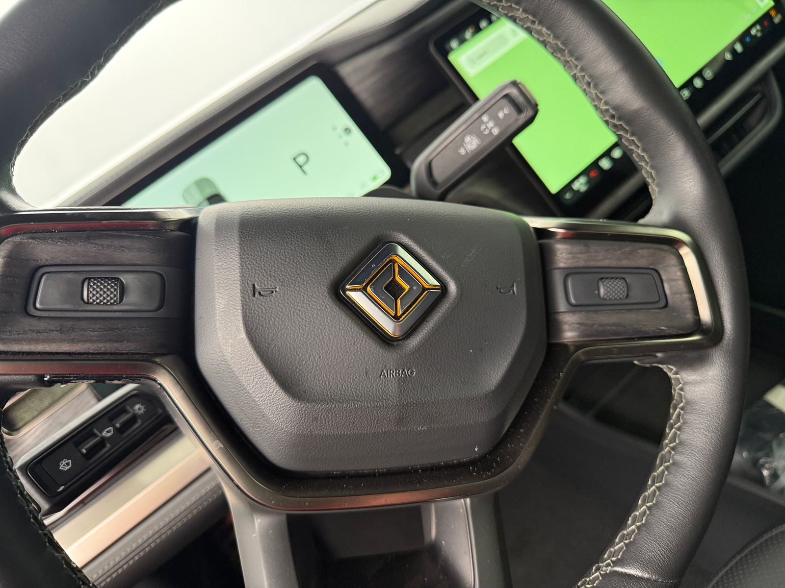 Thumbnail: 2022 Rivian R1T - 4