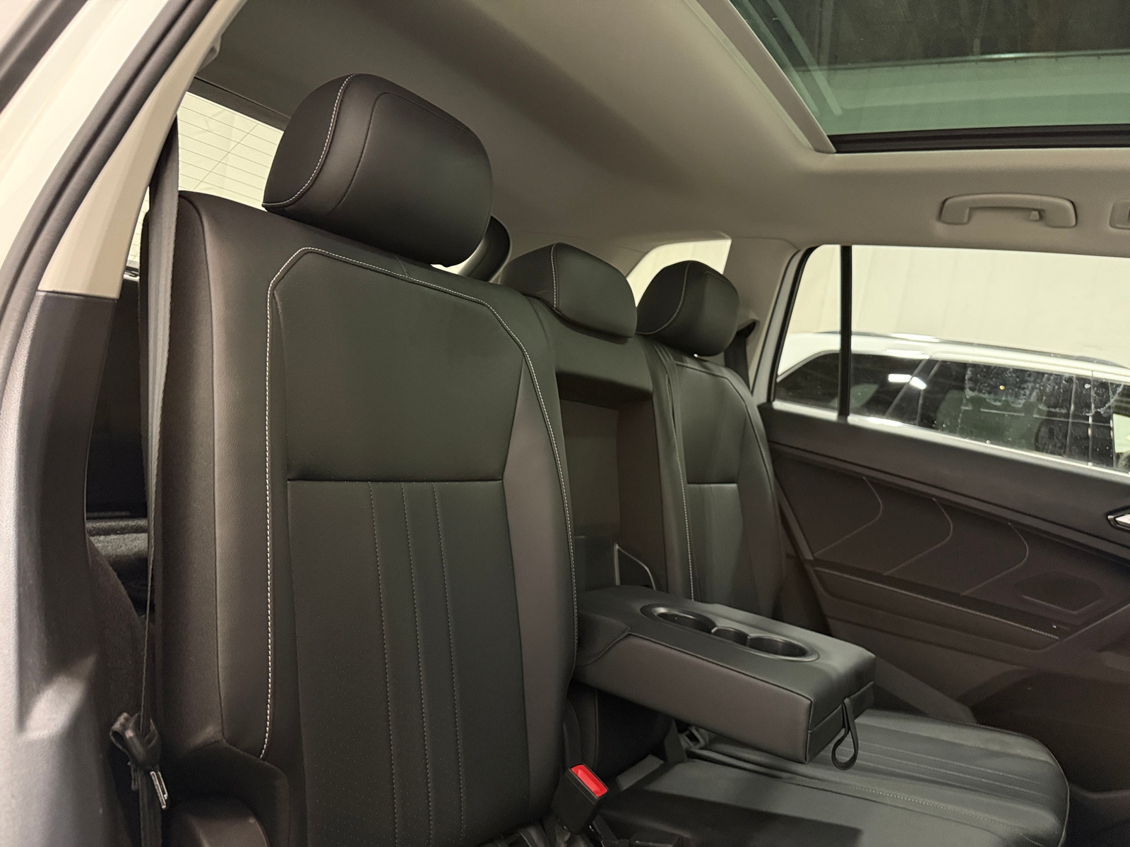 Thumbnail: 2022 Volkswagen Tiguan - 5