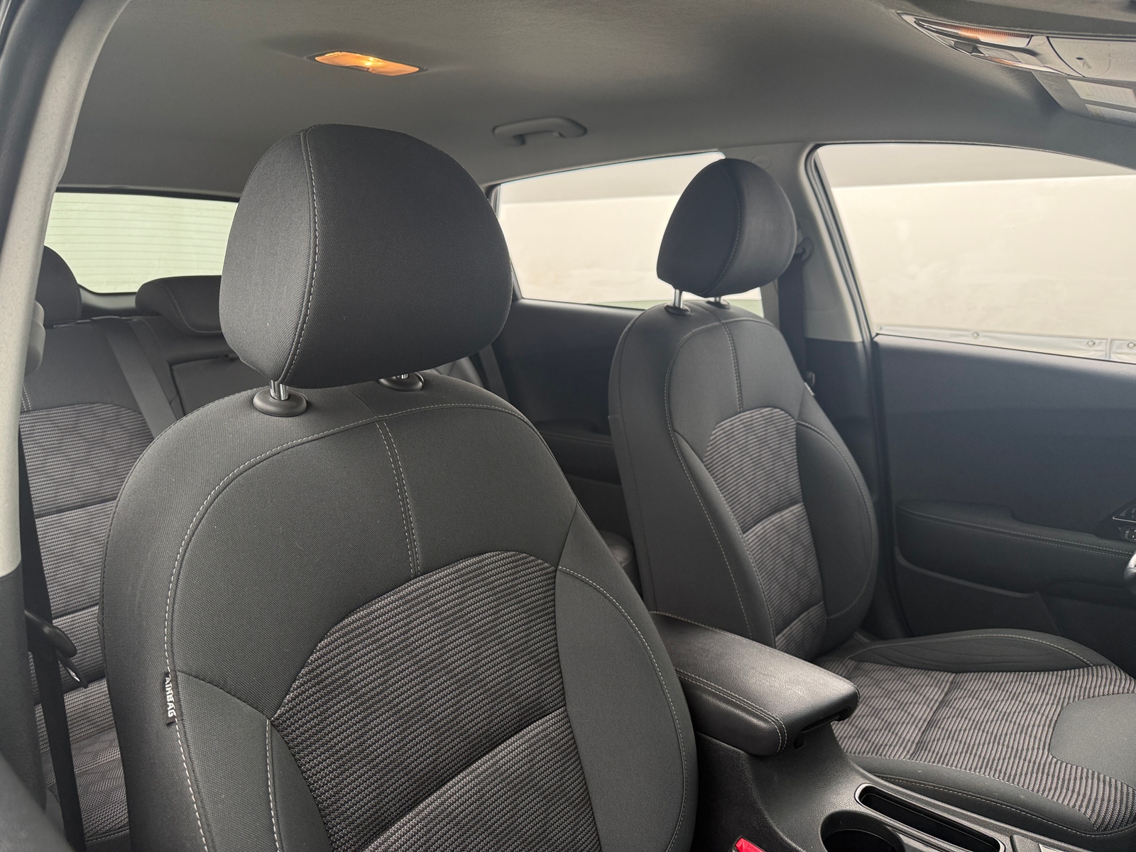 Thumbnail: 2022 Kia Niro - 2