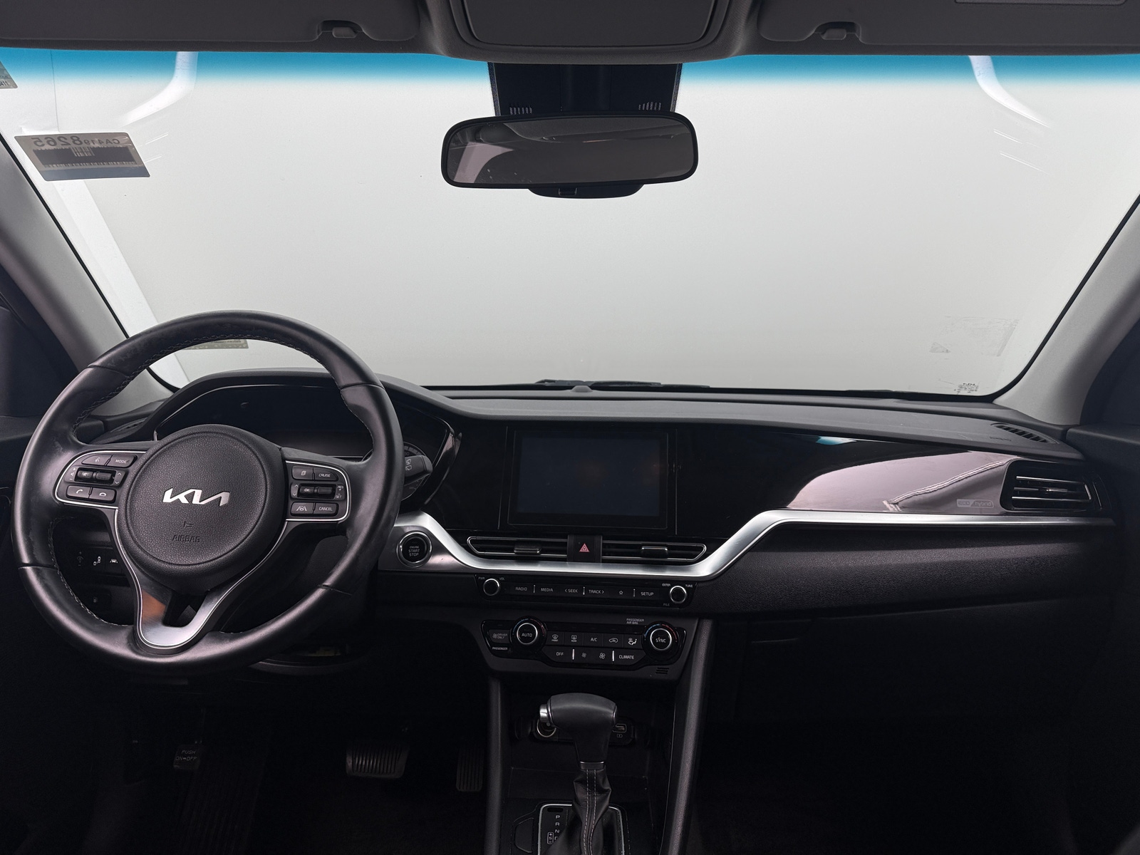 Thumbnail: 2022 Kia Niro - 3