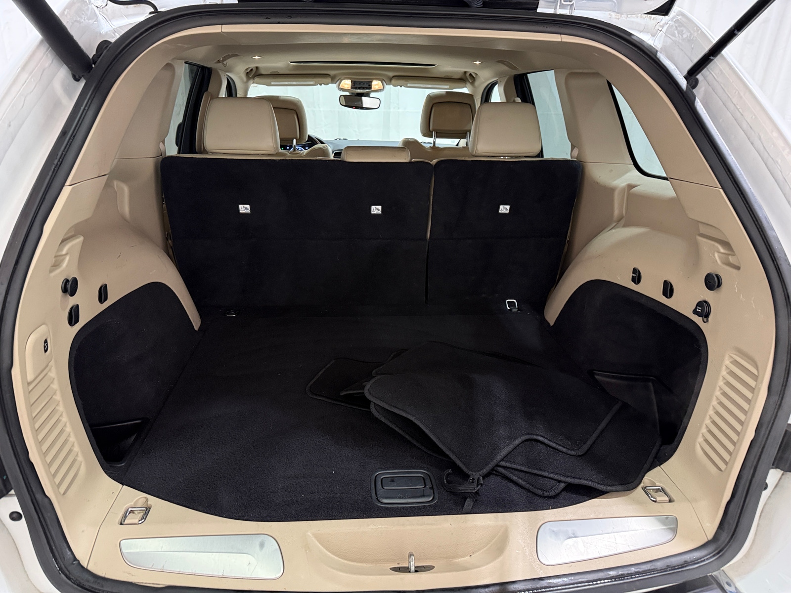 Thumbnail: 2019 Jeep Grand Cherokee - 6