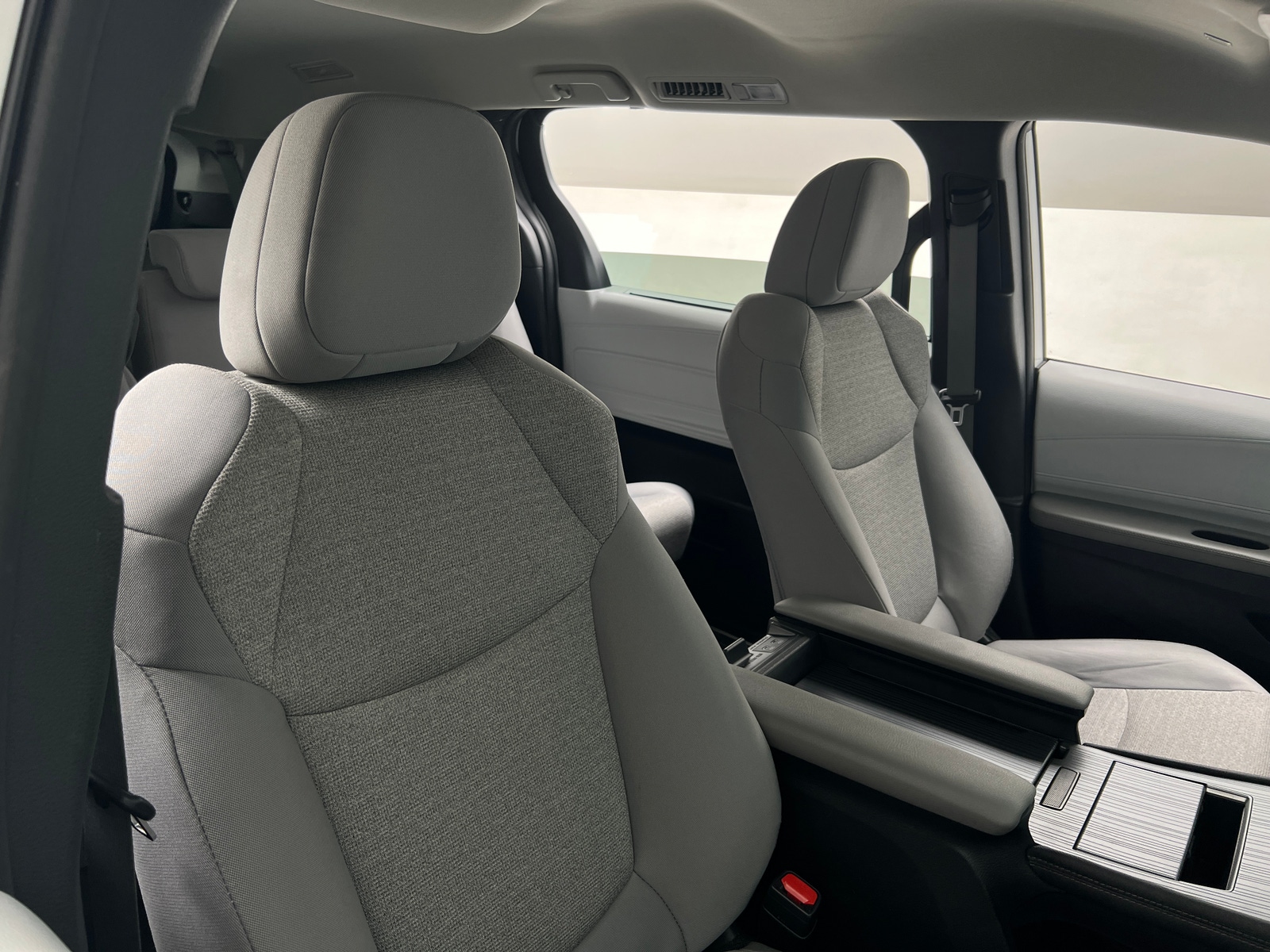 Thumbnail: 2025 Toyota Sienna - 2