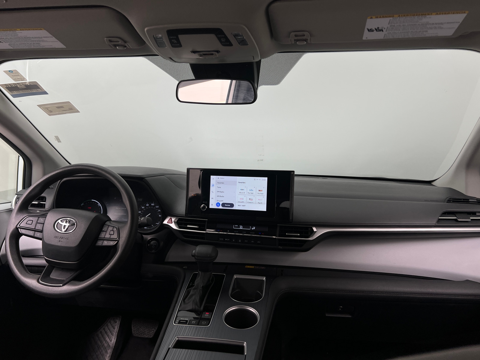 Thumbnail: 2025 Toyota Sienna - 3
