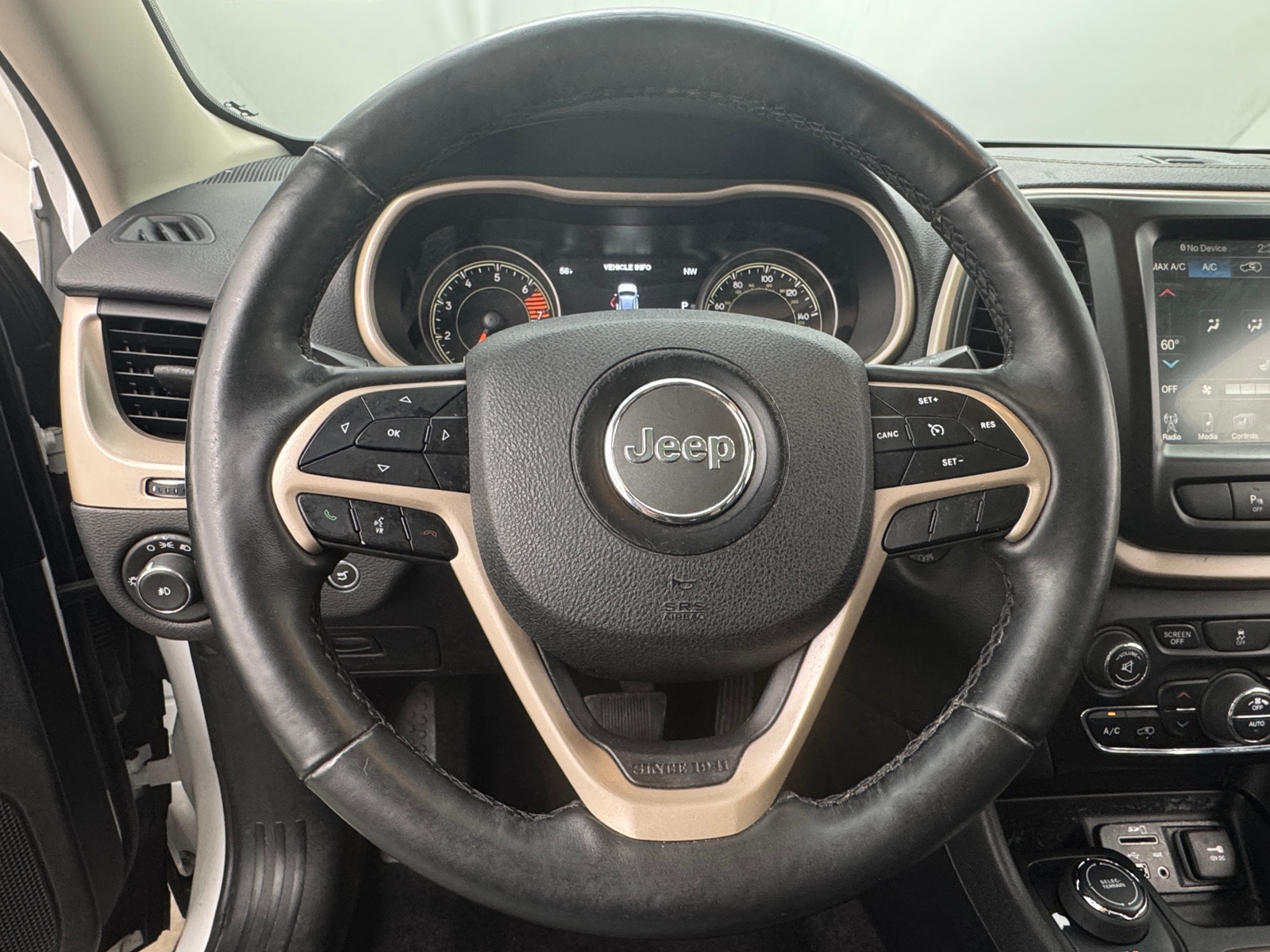 Thumbnail: 2018 Jeep Cherokee - 4