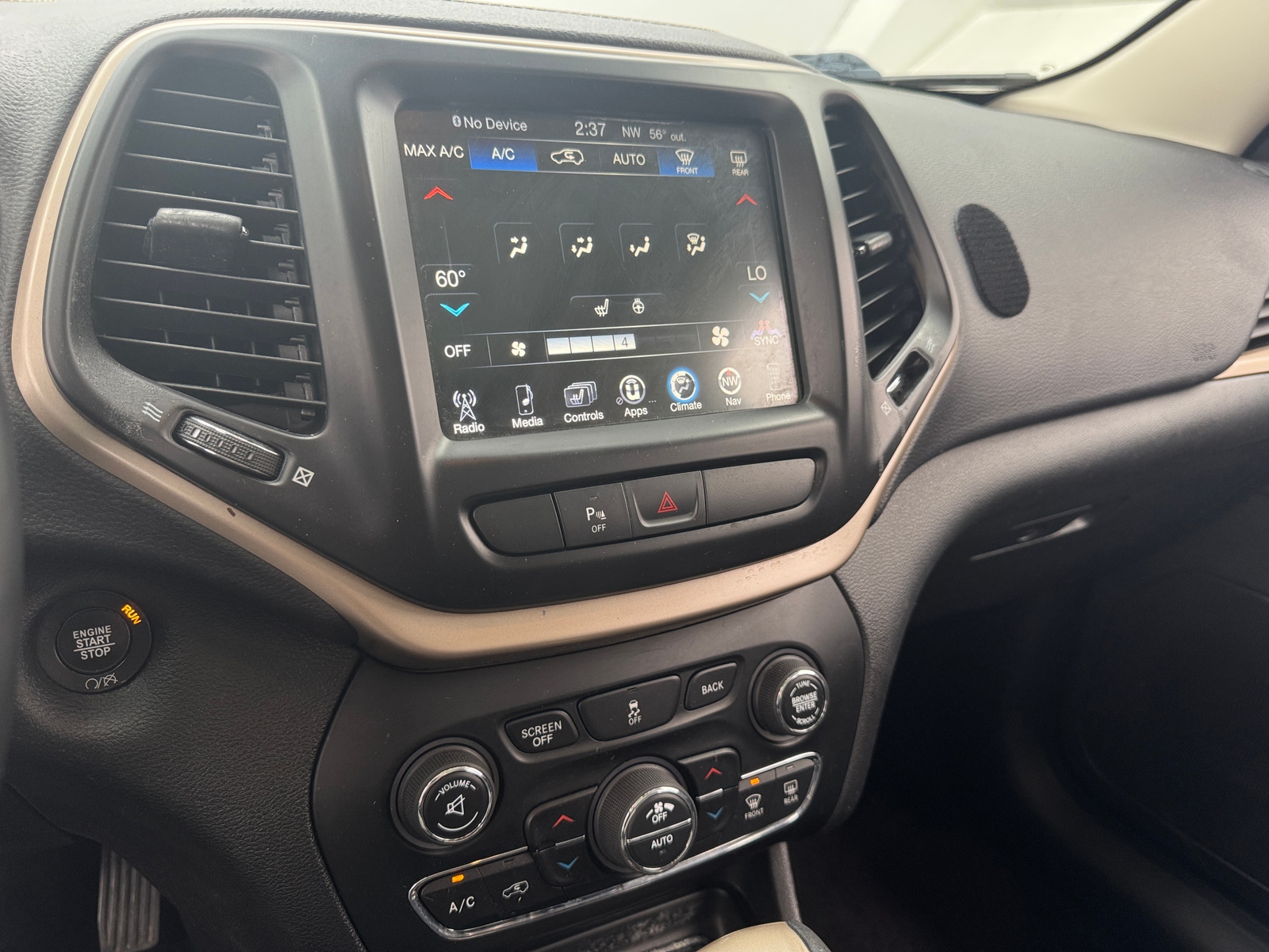 Thumbnail: 2018 Jeep Cherokee - 3