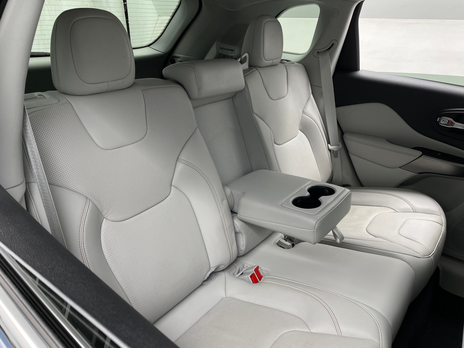 Thumbnail: 2022 Jeep Cherokee - 5