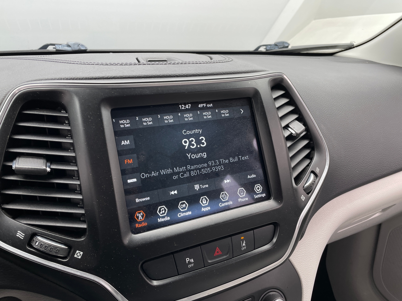 Thumbnail: 2022 Jeep Cherokee - 3