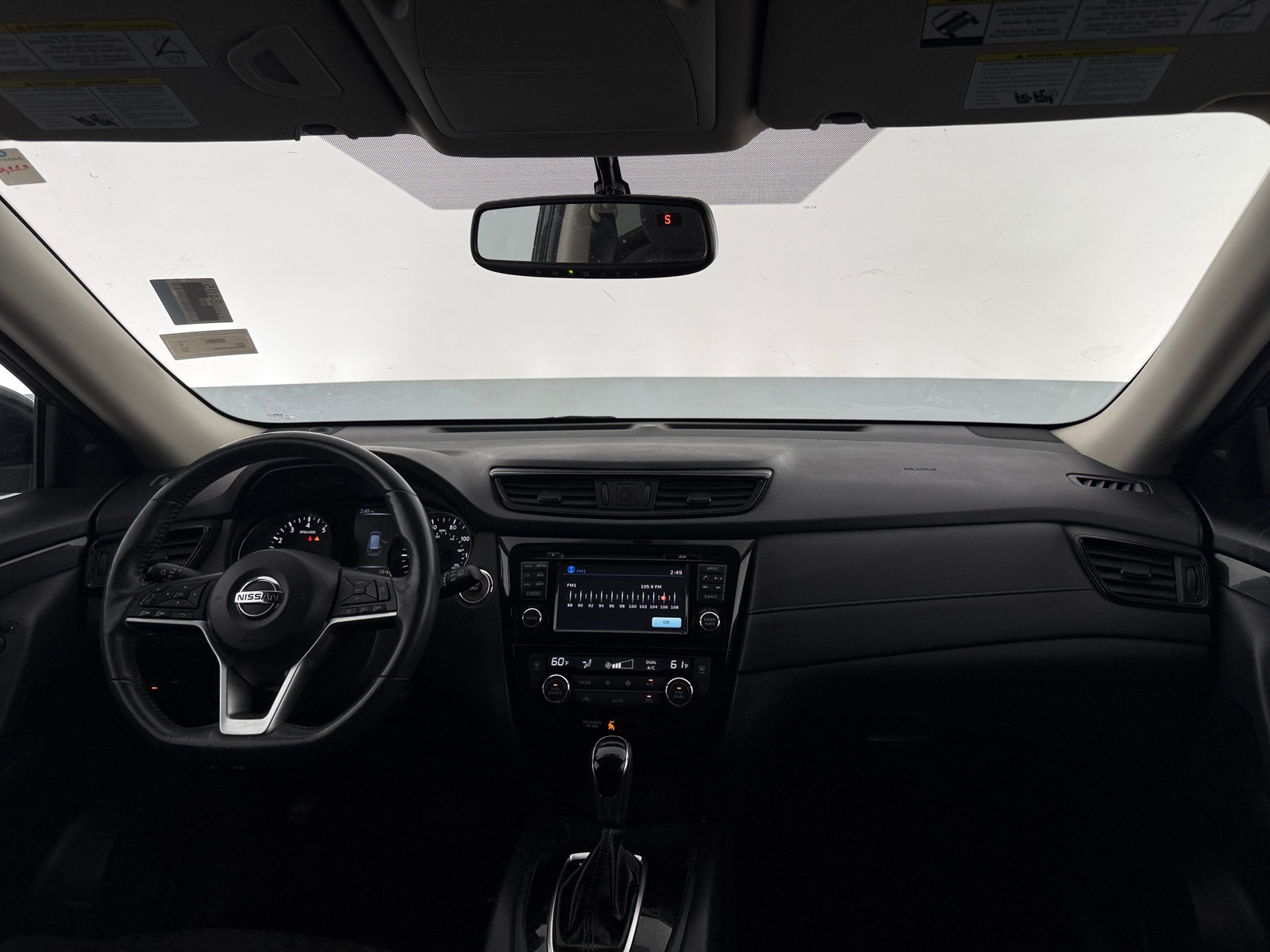 Thumbnail: 2017 Nissan Rogue - 3