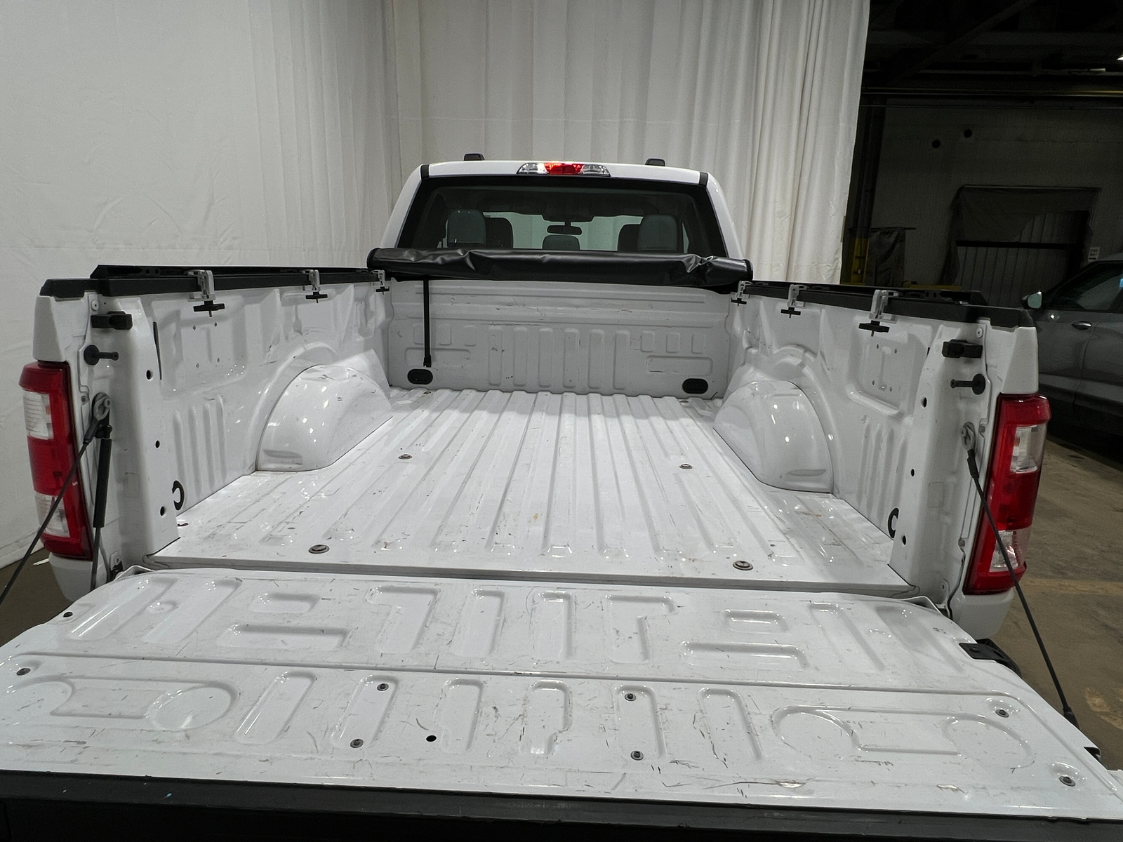 Thumbnail: 2022 Ford Econoline - 6