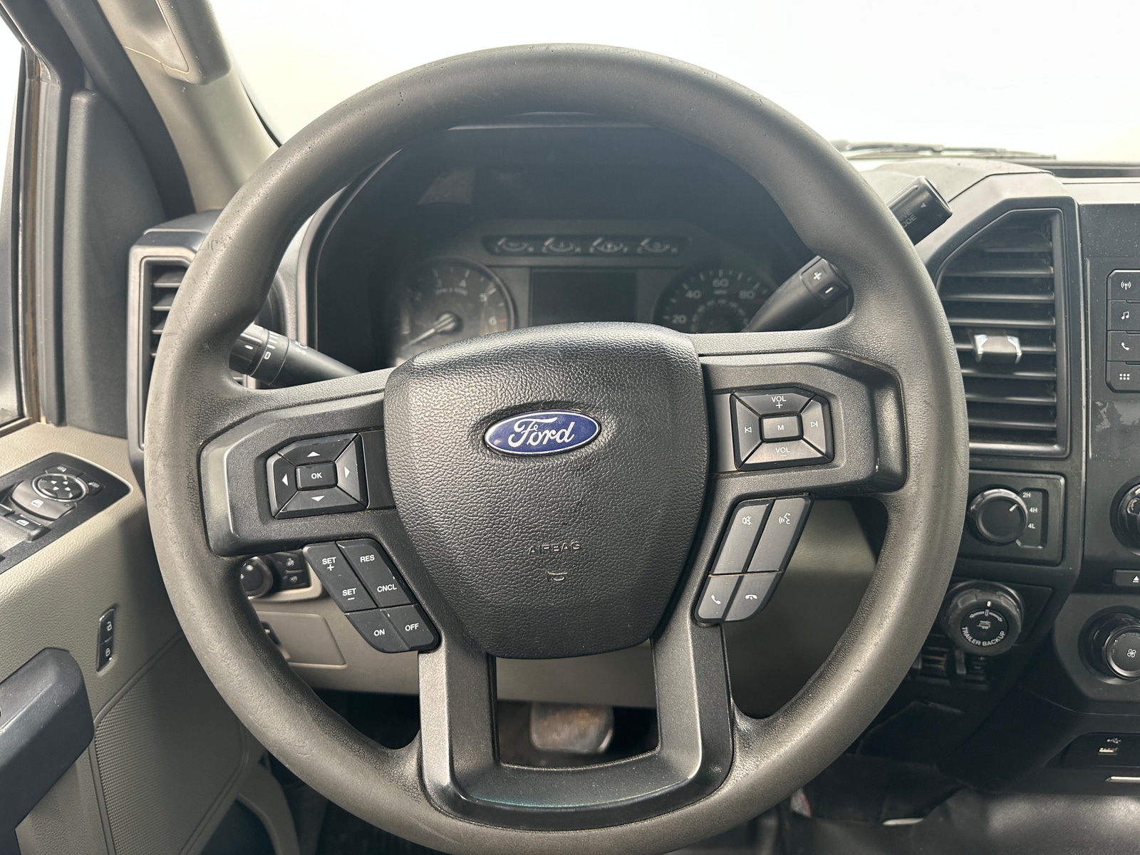 Thumbnail: 2018 Ford Econoline - 5