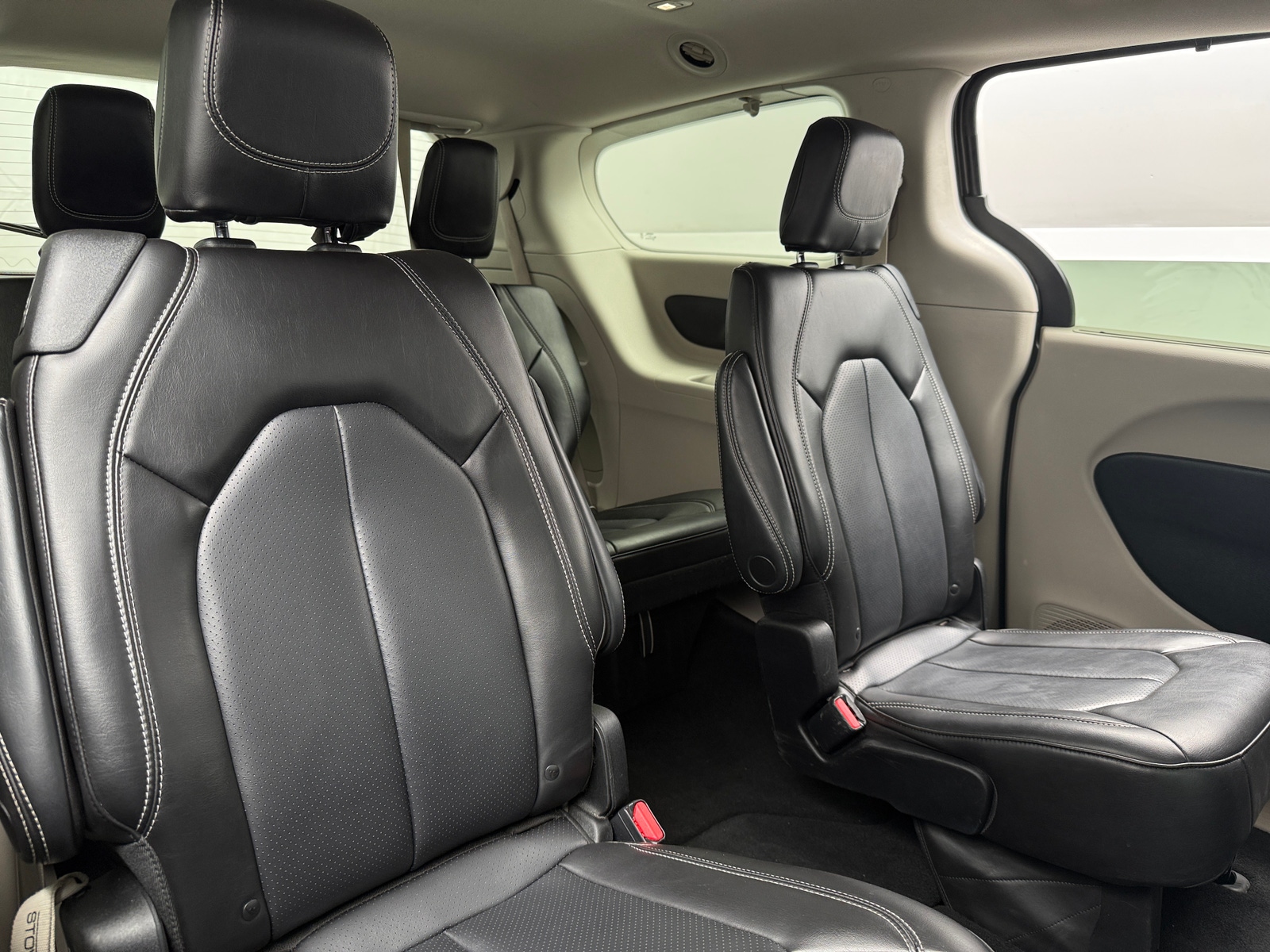 Thumbnail: 2023 Chrysler Pacifica - 5